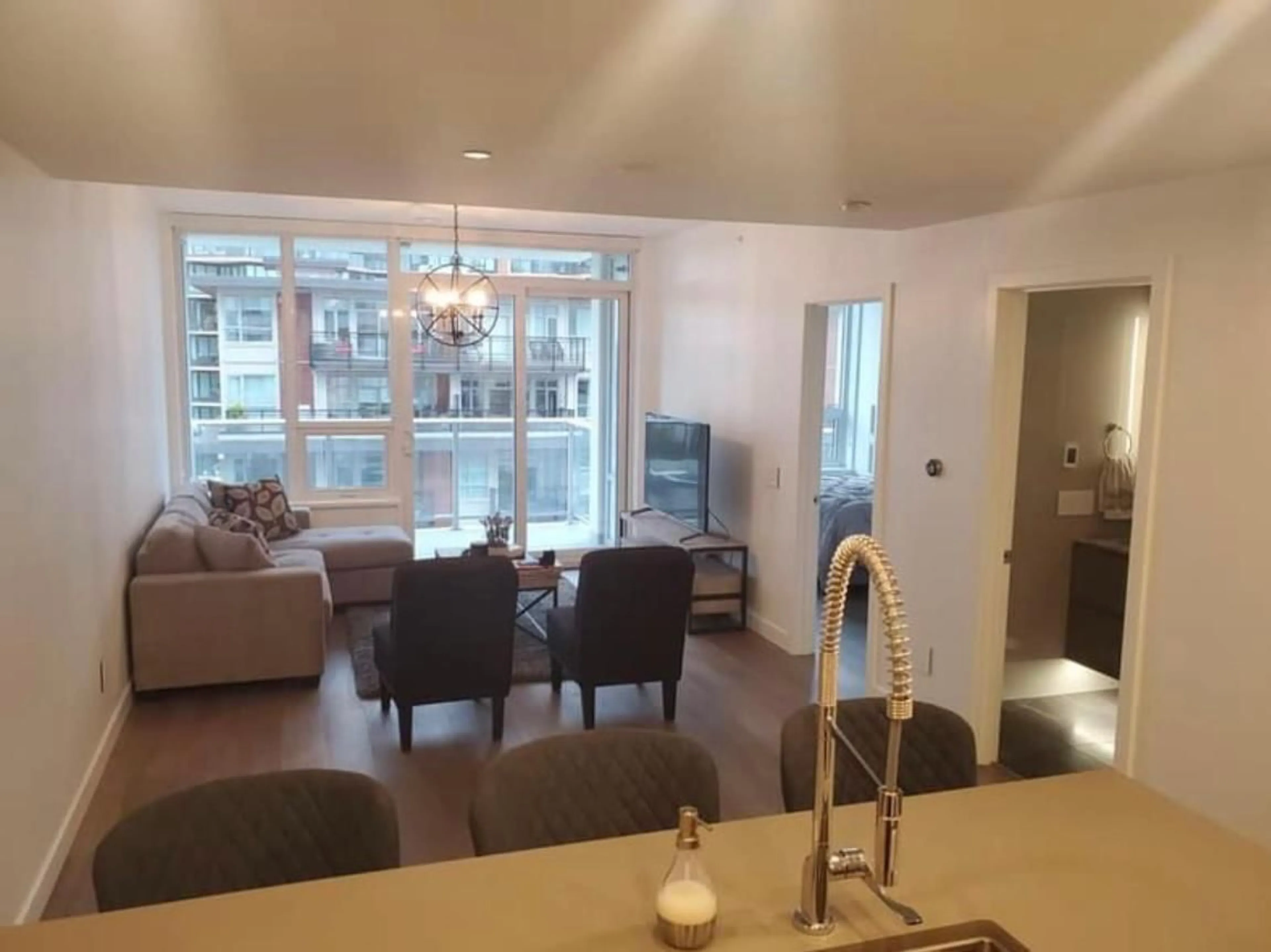 Living room with furniture, unknown for 505 - 1441 JOHNSTON ROAD, Surrey British Columbia V4B3Z4