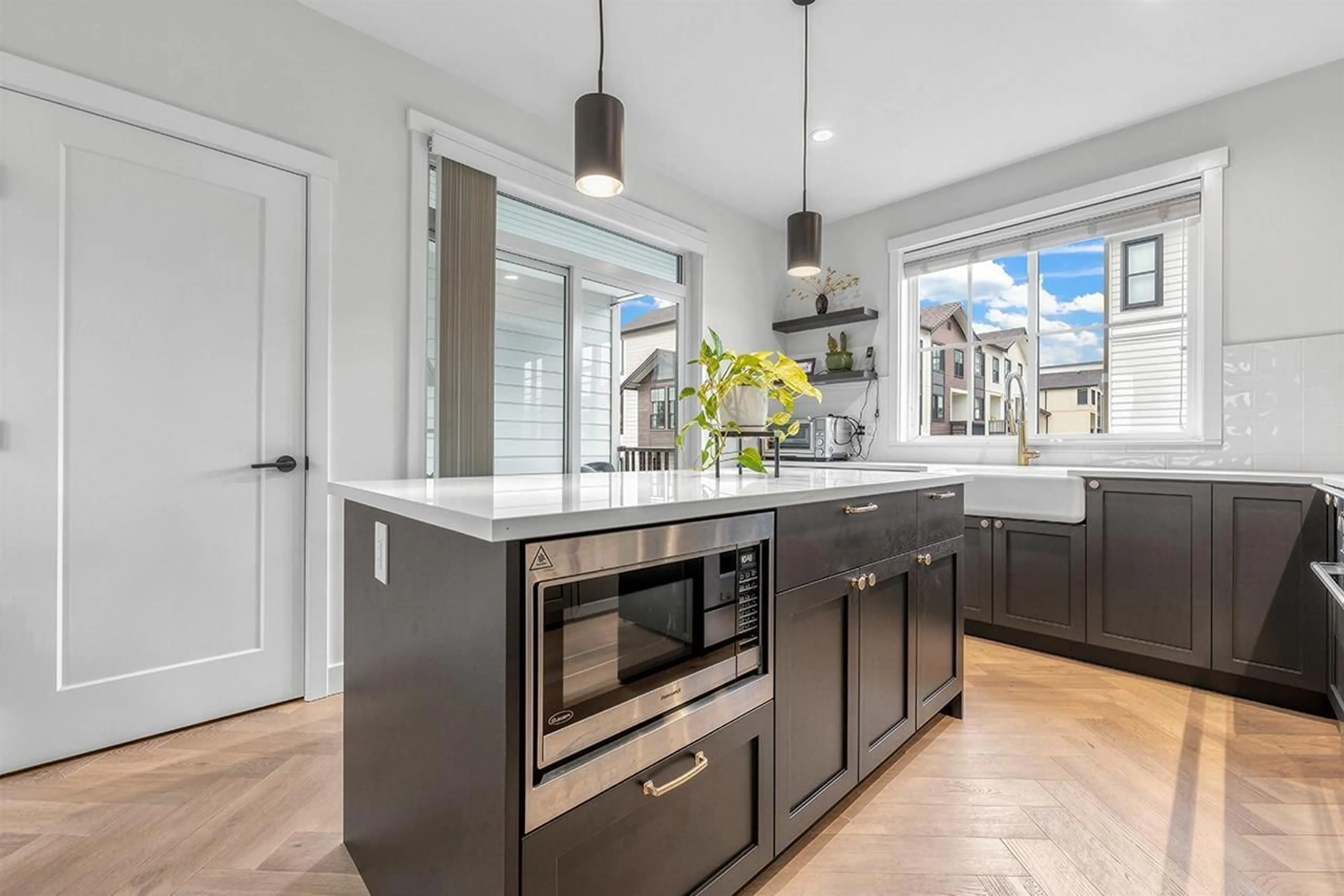 Contemporary kitchen, unknown for 30 - 16565 24A AVENUE, Surrey British Columbia V3Z1H7