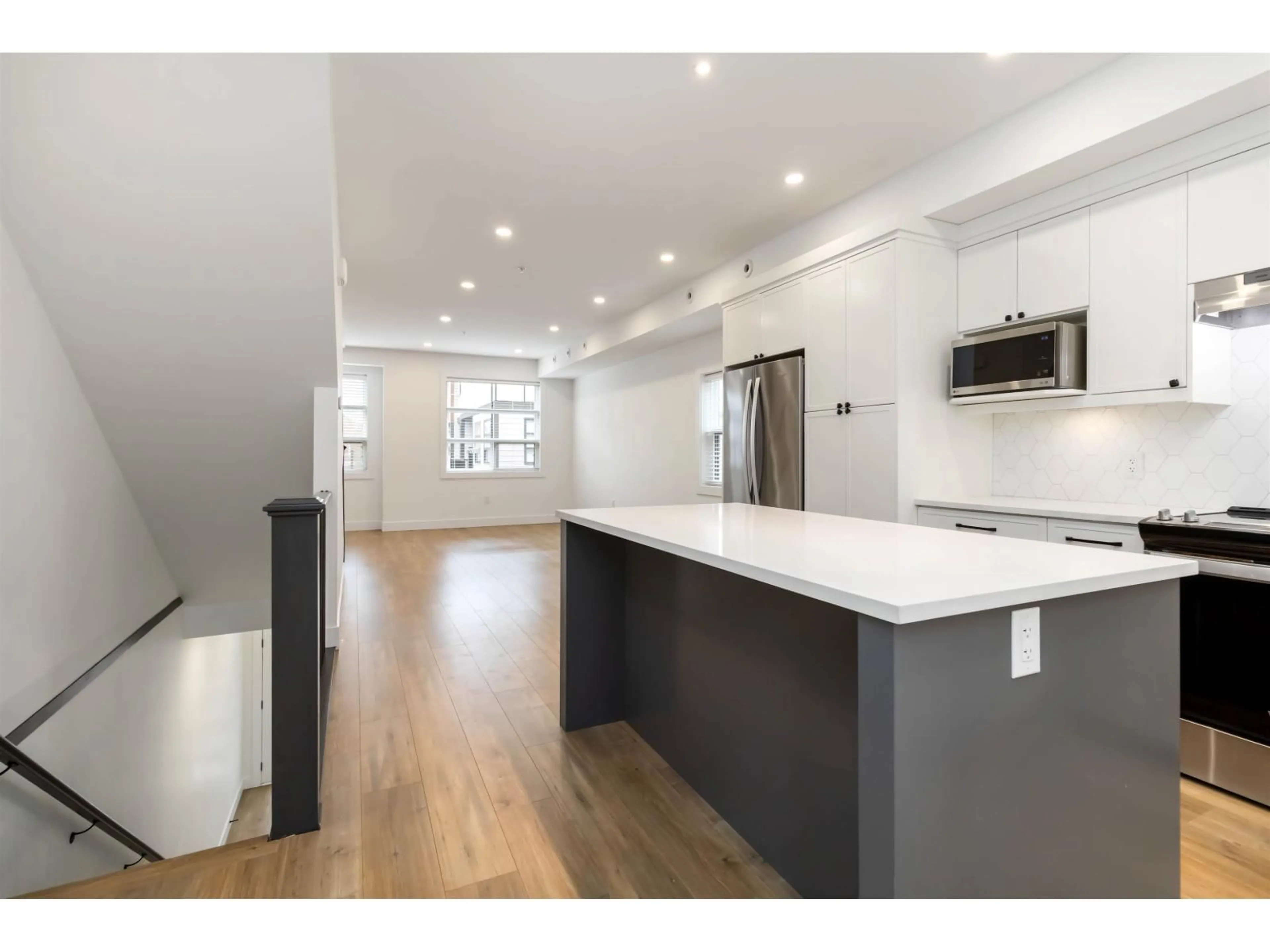 Open concept kitchen, unknown for 10 - 32970 TUNBRIDGE AVENUE, Mission British Columbia V2V6X9