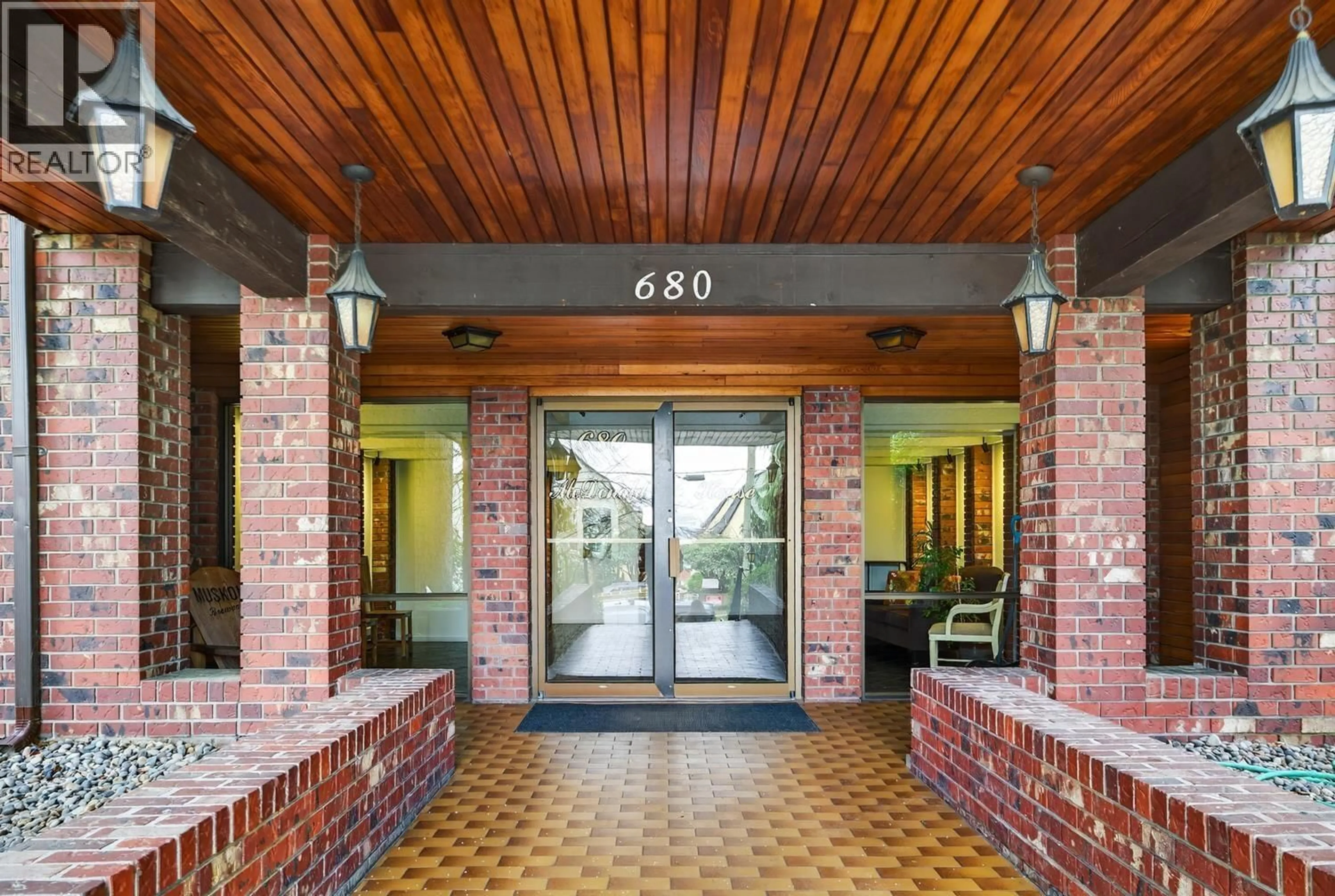 Indoor foyer for 326 - 680 5TH AVENUE, Vancouver British Columbia V5T1J2