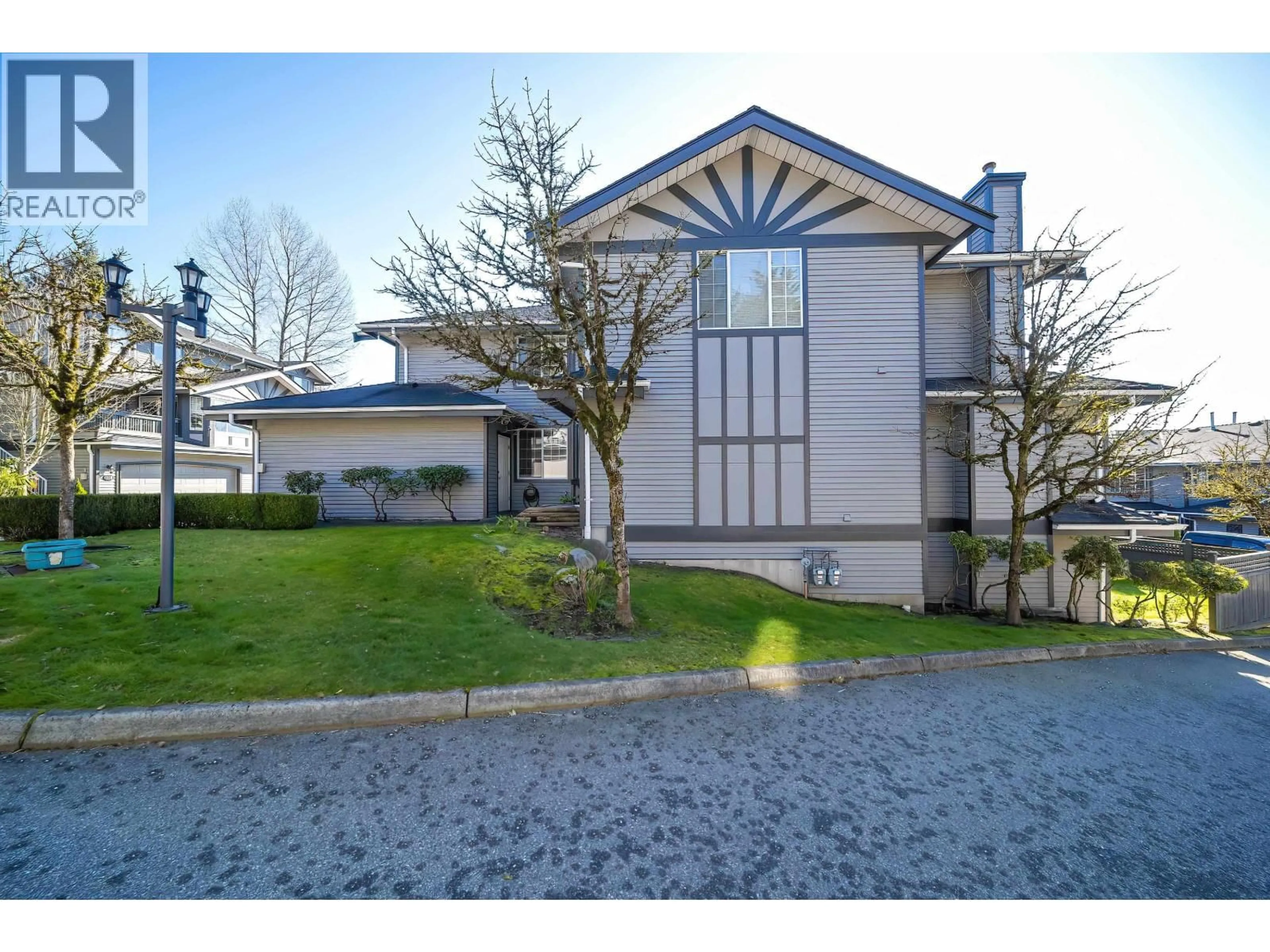 Unknown for 120 - 1685 PINETREE WAY, Coquitlam British Columbia V3E3A1