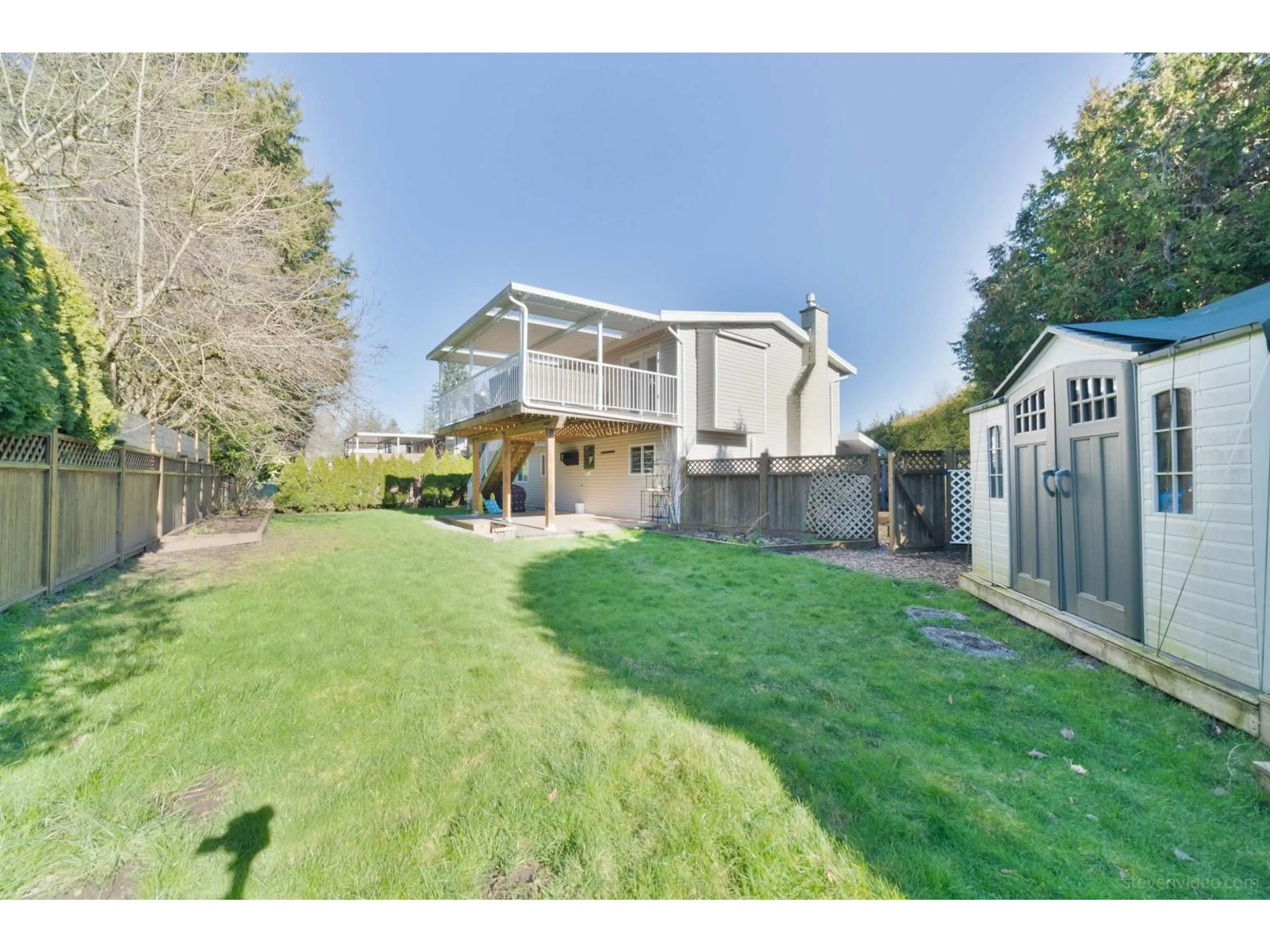 A pic from outside/outdoor area/front of a property/back of a property/a pic from drone, street for 5003 205 STREET, Langley British Columbia V3A5P8