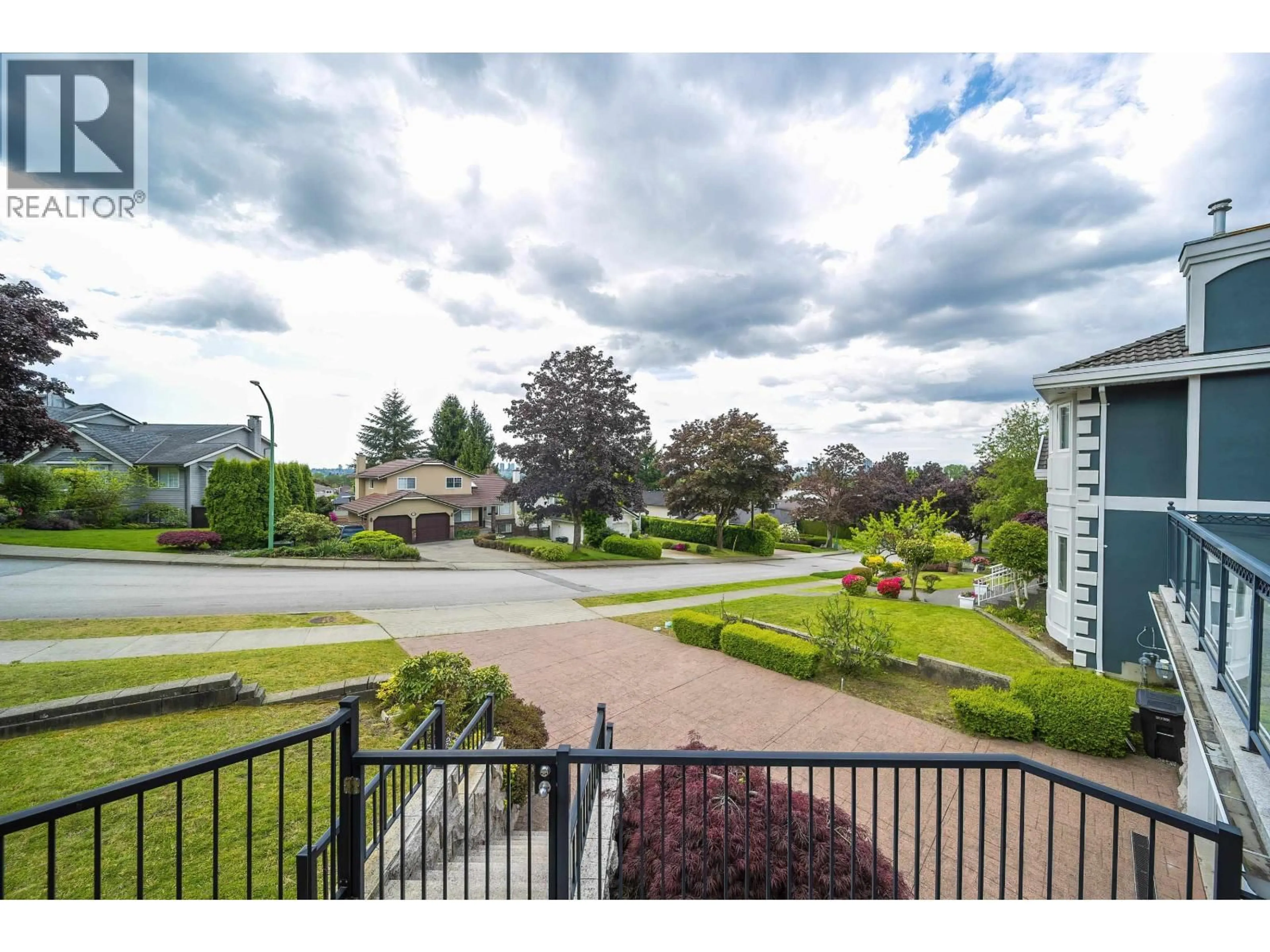 A pic from outside/outdoor area/front of a property/back of a property/a pic from drone, unknown for 7353 UNION STREET, Burnaby British Columbia V5A1J1