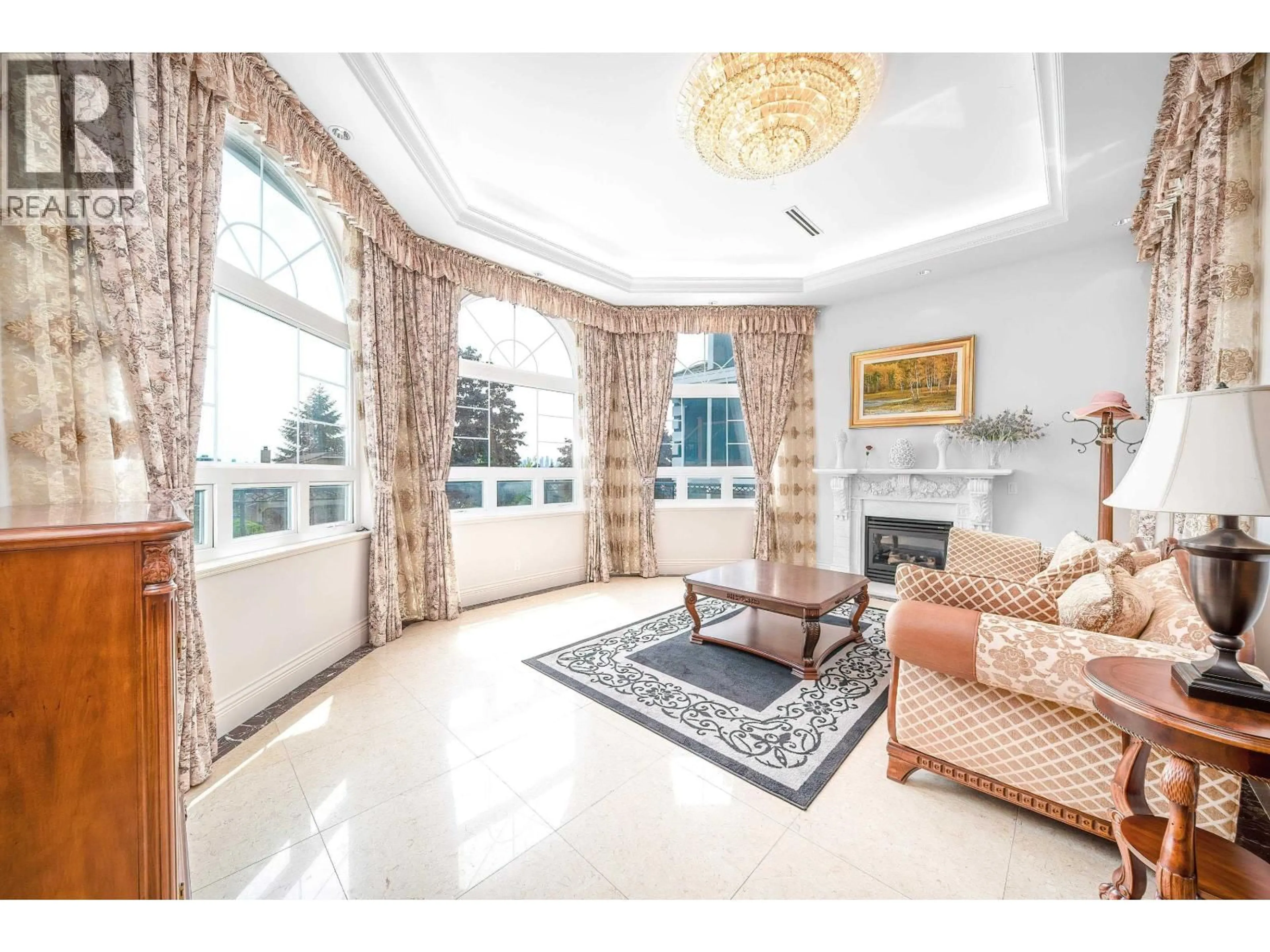 Living room with furniture, unknown for 7353 UNION STREET, Burnaby British Columbia V5A1J1