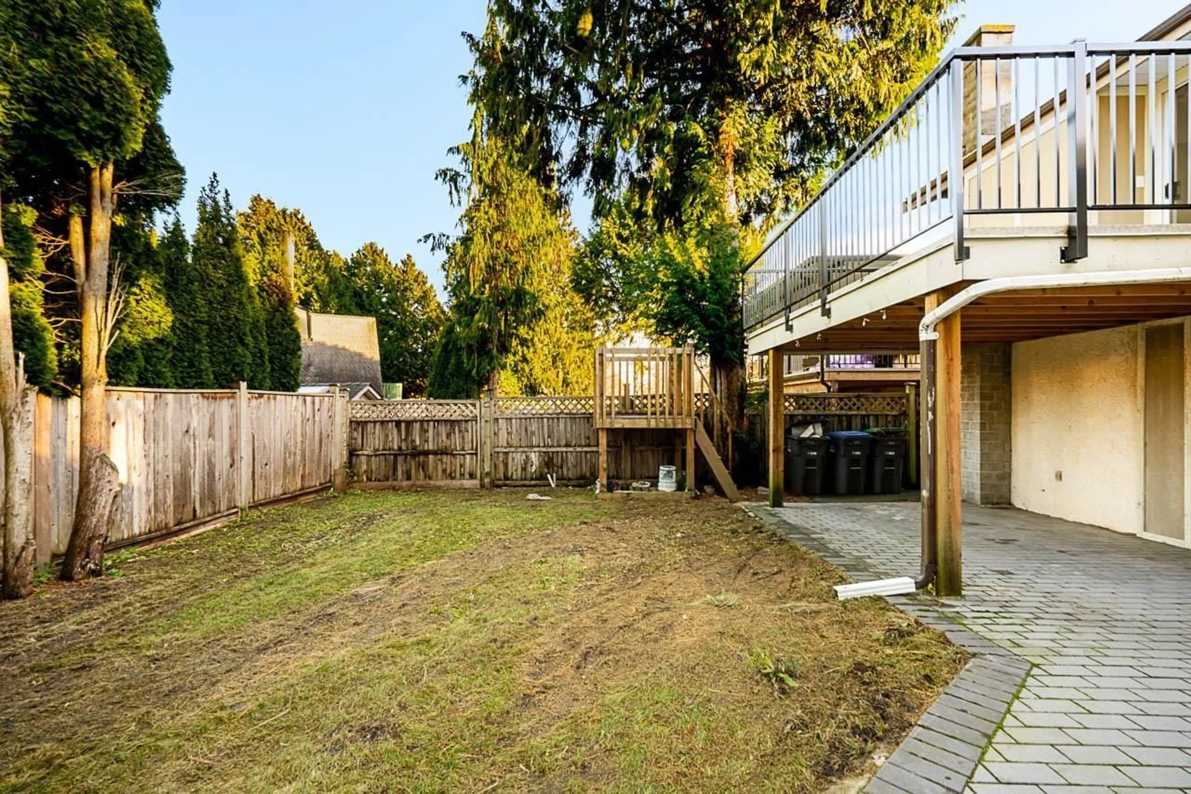 Patio, unknown for 13261 66B AVENUE, Surrey British Columbia V3W8P4