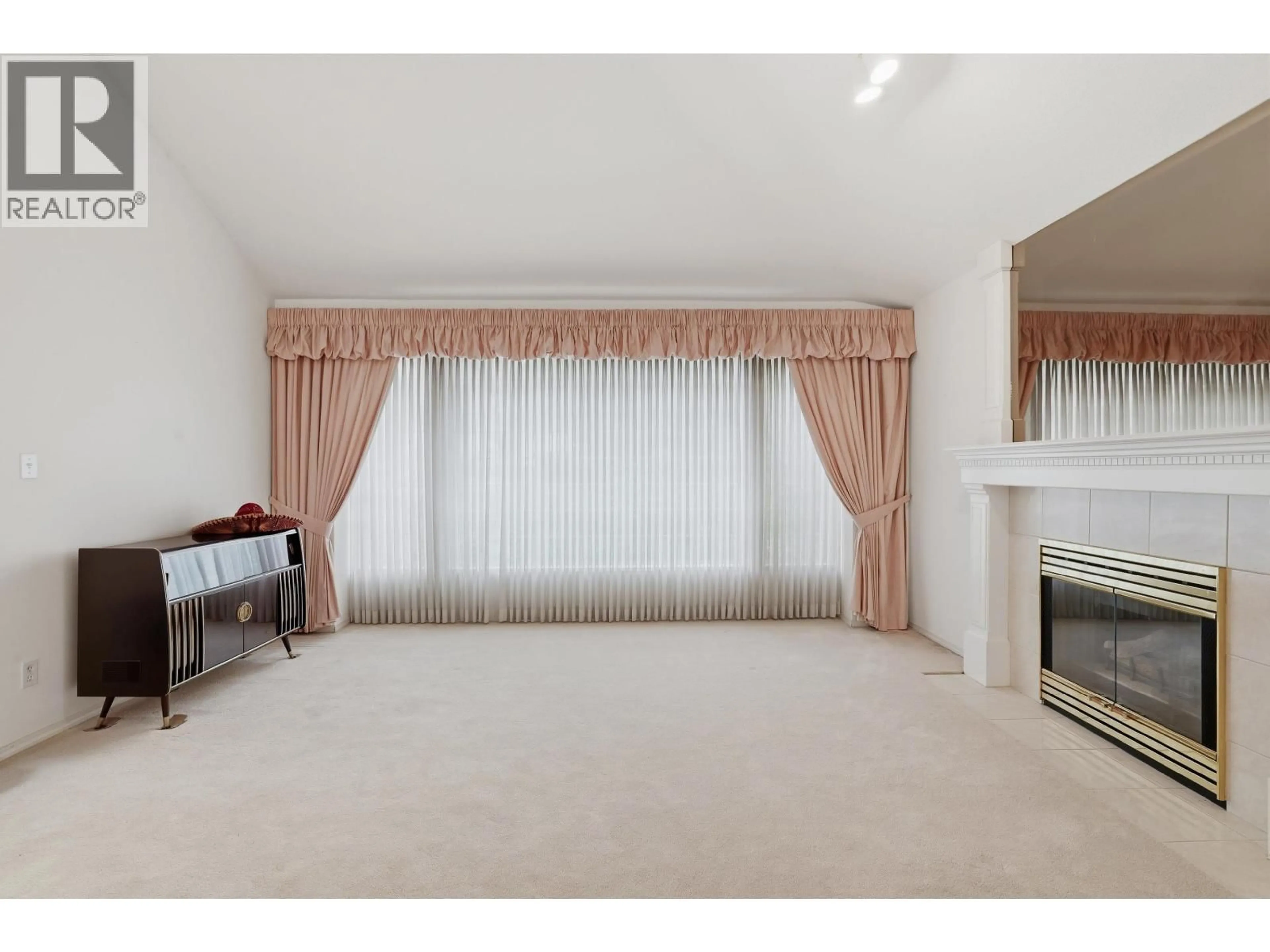 A pic of a room for 8 GREYSTONE PLACE, Port Moody British Columbia V3H4T5