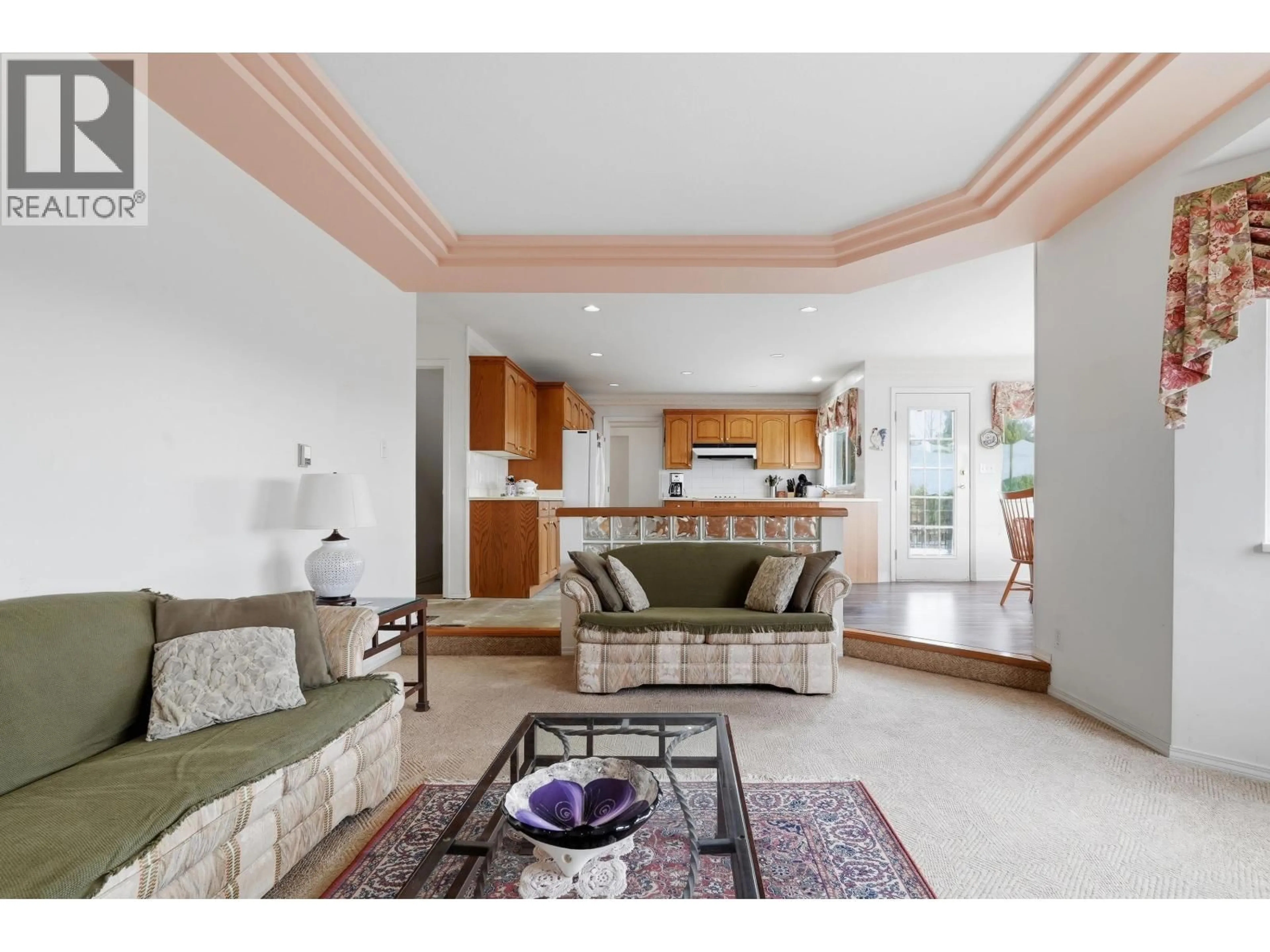 Living room with furniture, unknown for 8 GREYSTONE PLACE, Port Moody British Columbia V3H4T5