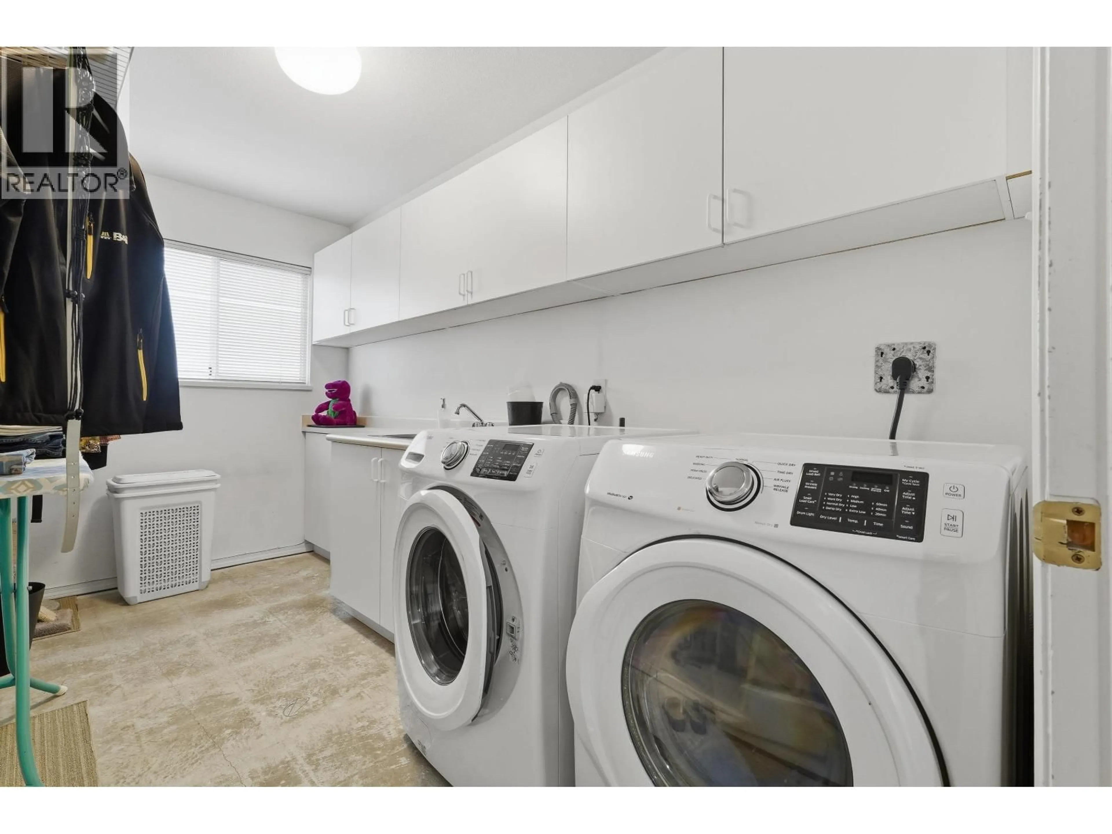 Laundry room for 8 GREYSTONE PLACE, Port Moody British Columbia V3H4T5