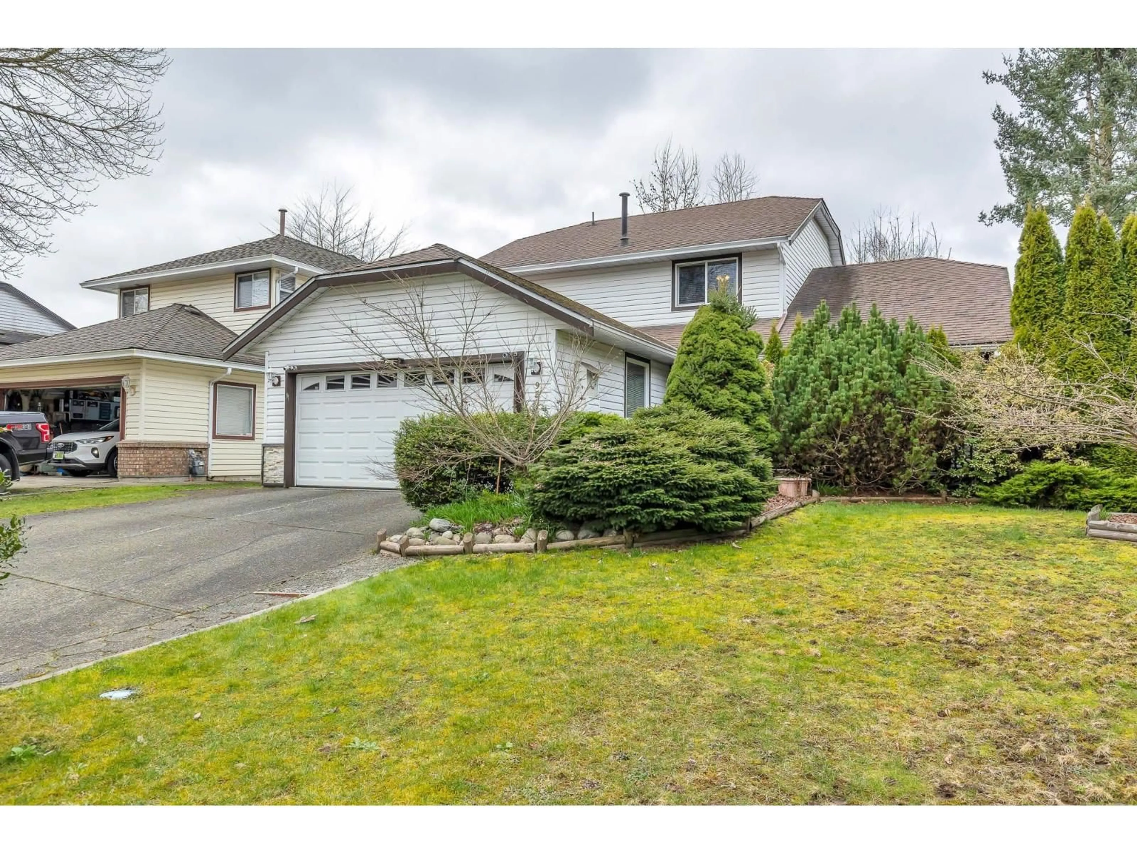 A pic from outside/outdoor area/front of a property/back of a property/a pic from drone, street for 9505 161 STREET, Surrey British Columbia V4N2P3