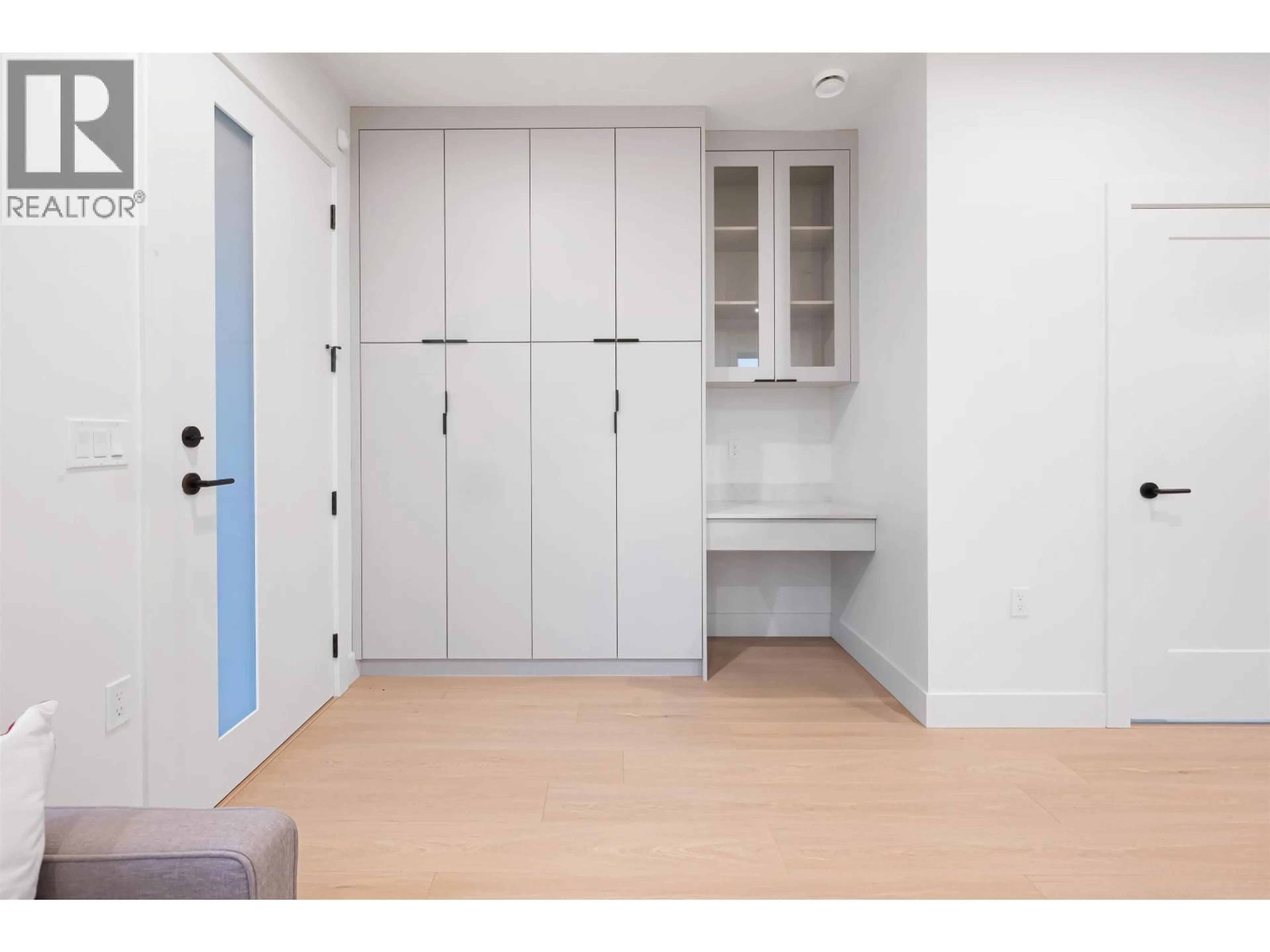 Storage room or clothes room or walk-in closet for 3 - 5554 CULLODEN STREET, Vancouver British Columbia V5W3R8