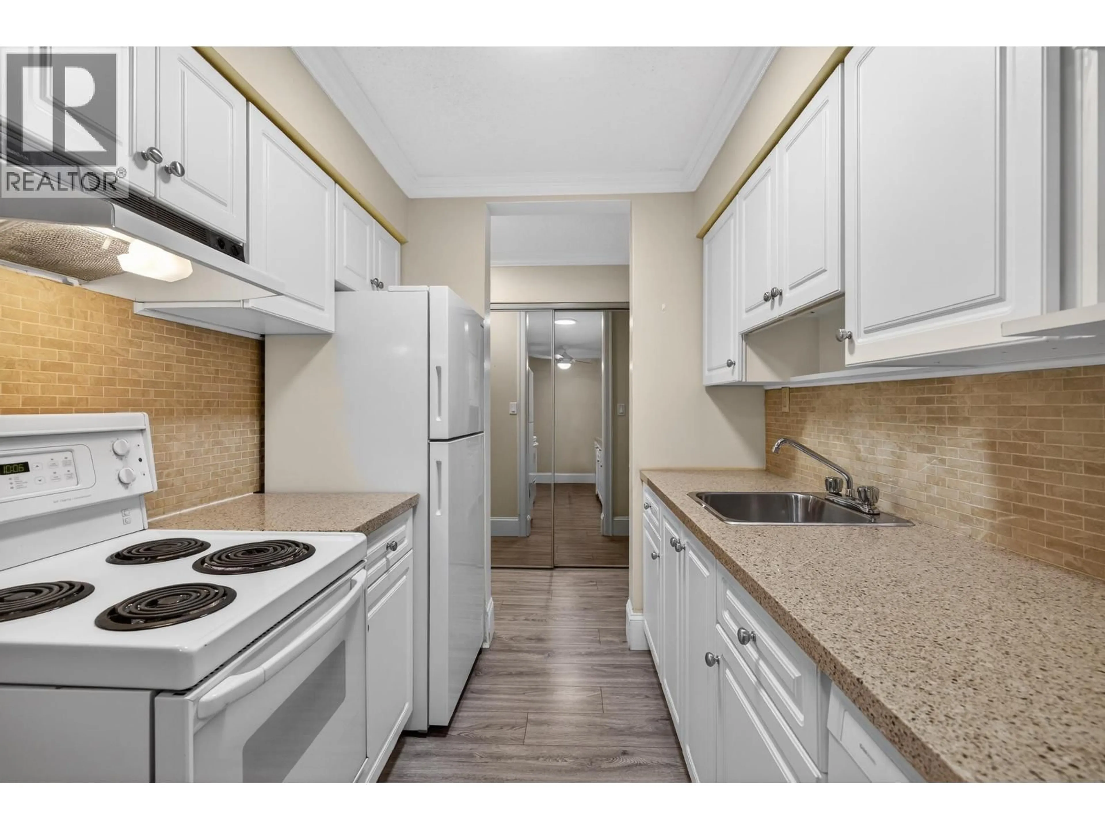 Standard kitchen, unknown for 106 - 1045 HOWIE AVENUE, Coquitlam British Columbia V3J1T5