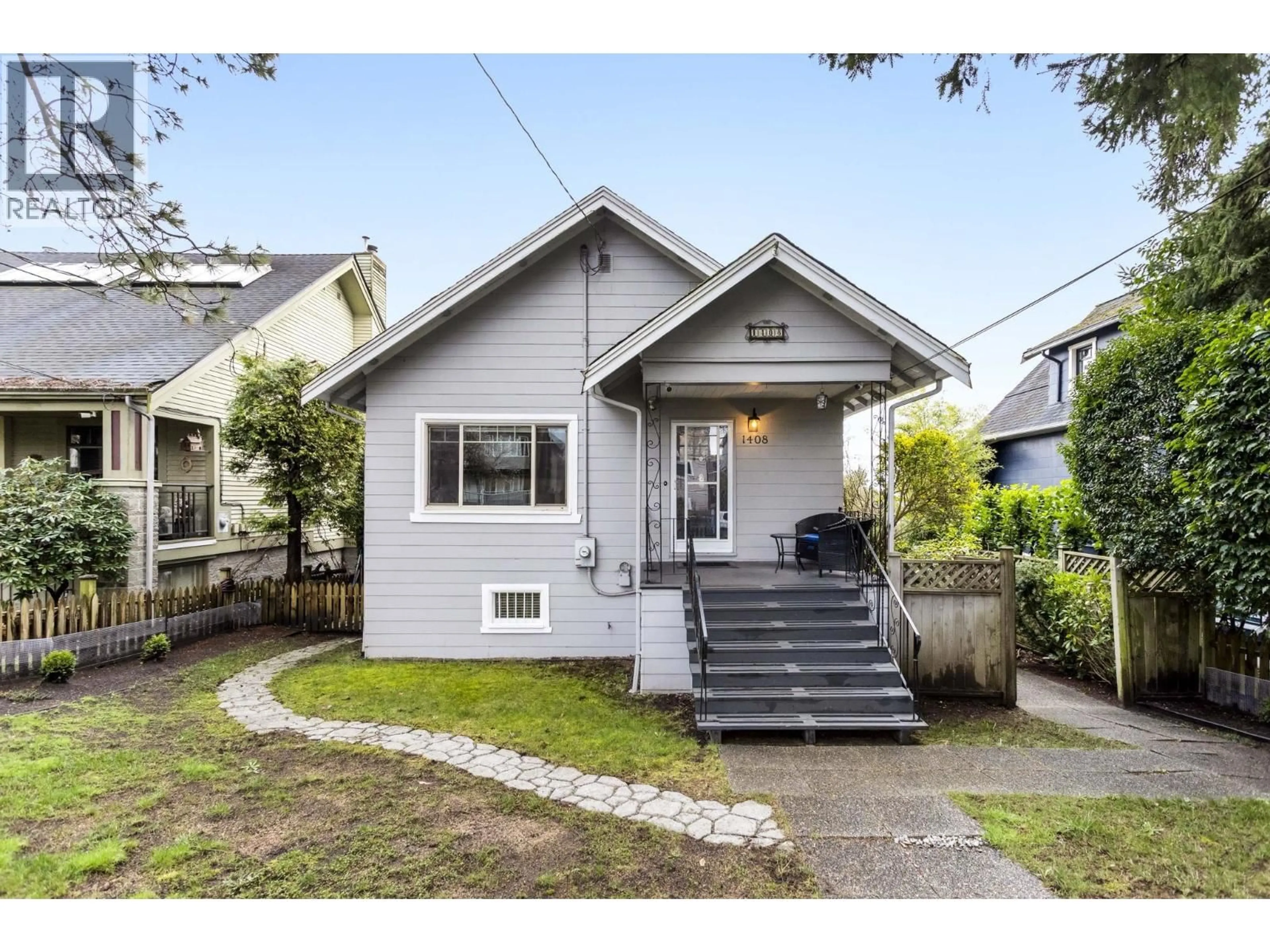 Home with vinyl exterior material, street for 1408 EDINBURGH STREET, New Westminster British Columbia V3M2W4