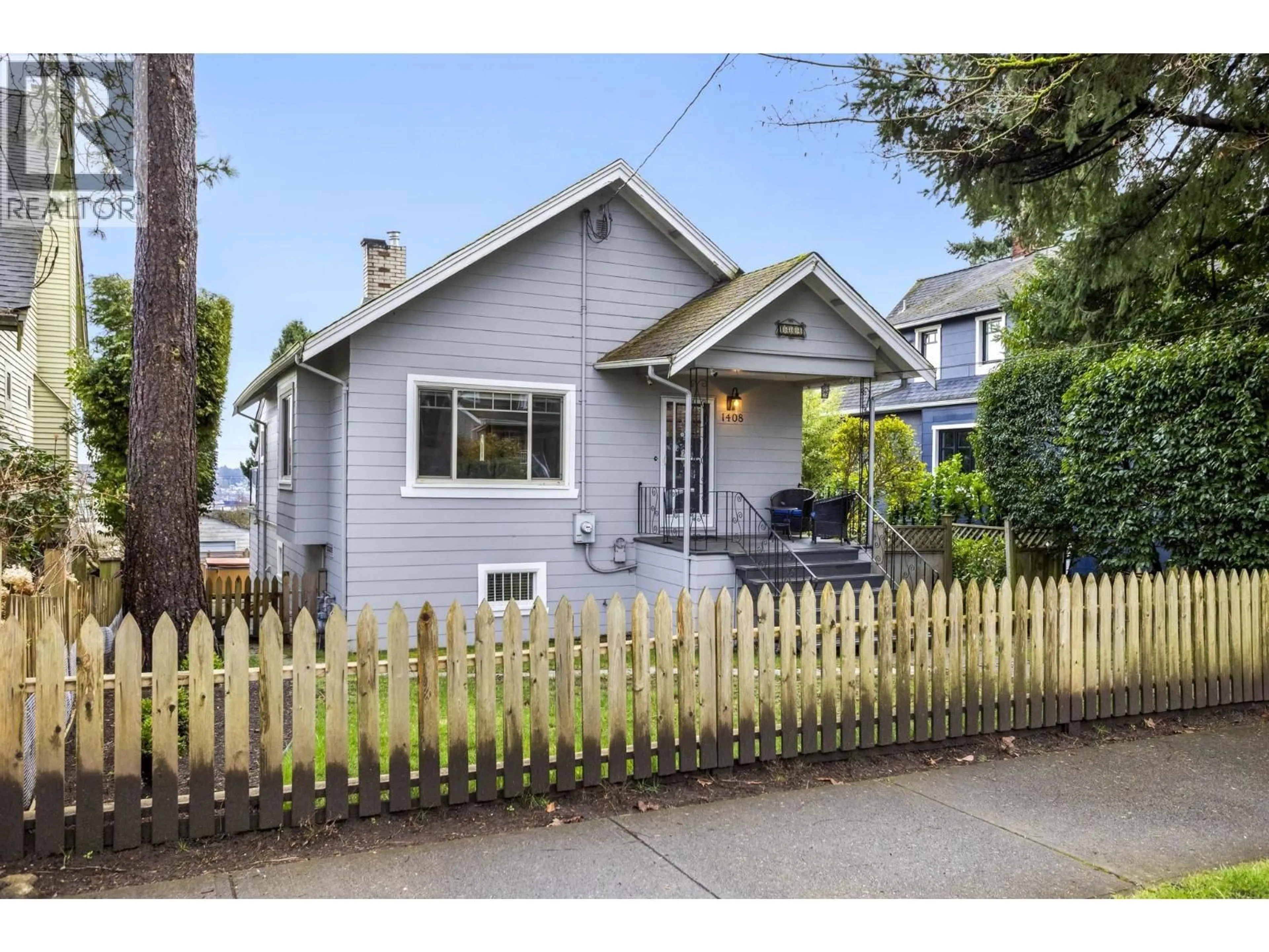 Home with vinyl exterior material, street for 1408 EDINBURGH STREET, New Westminster British Columbia V3M2W4