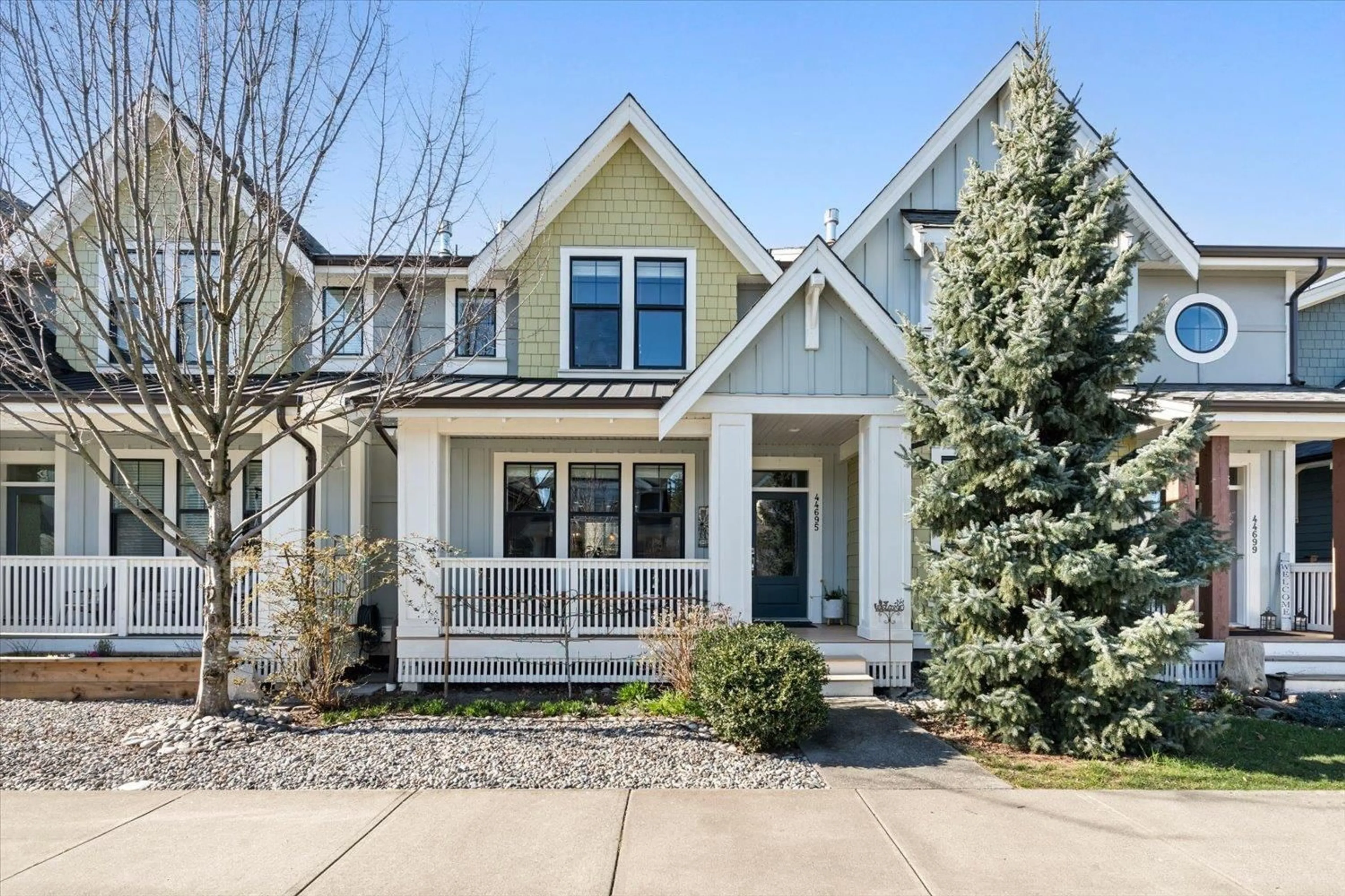 Home with vinyl exterior material, street for 44695 ANGLERS BOULEVARD, Chilliwack British Columbia V2R0Z5