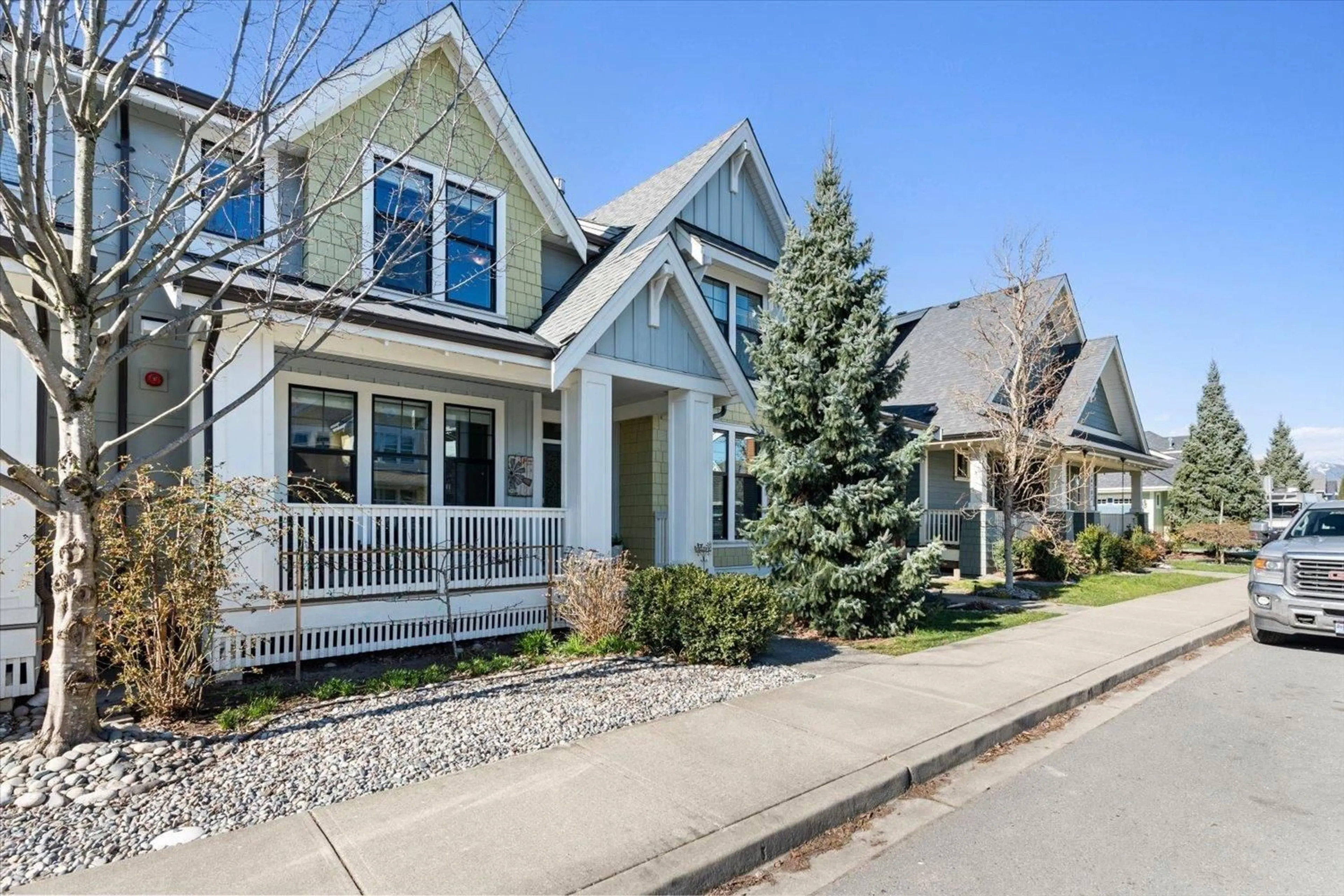 Home with vinyl exterior material, street for 44695 ANGLERS BOULEVARD, Chilliwack British Columbia V2R0Z5