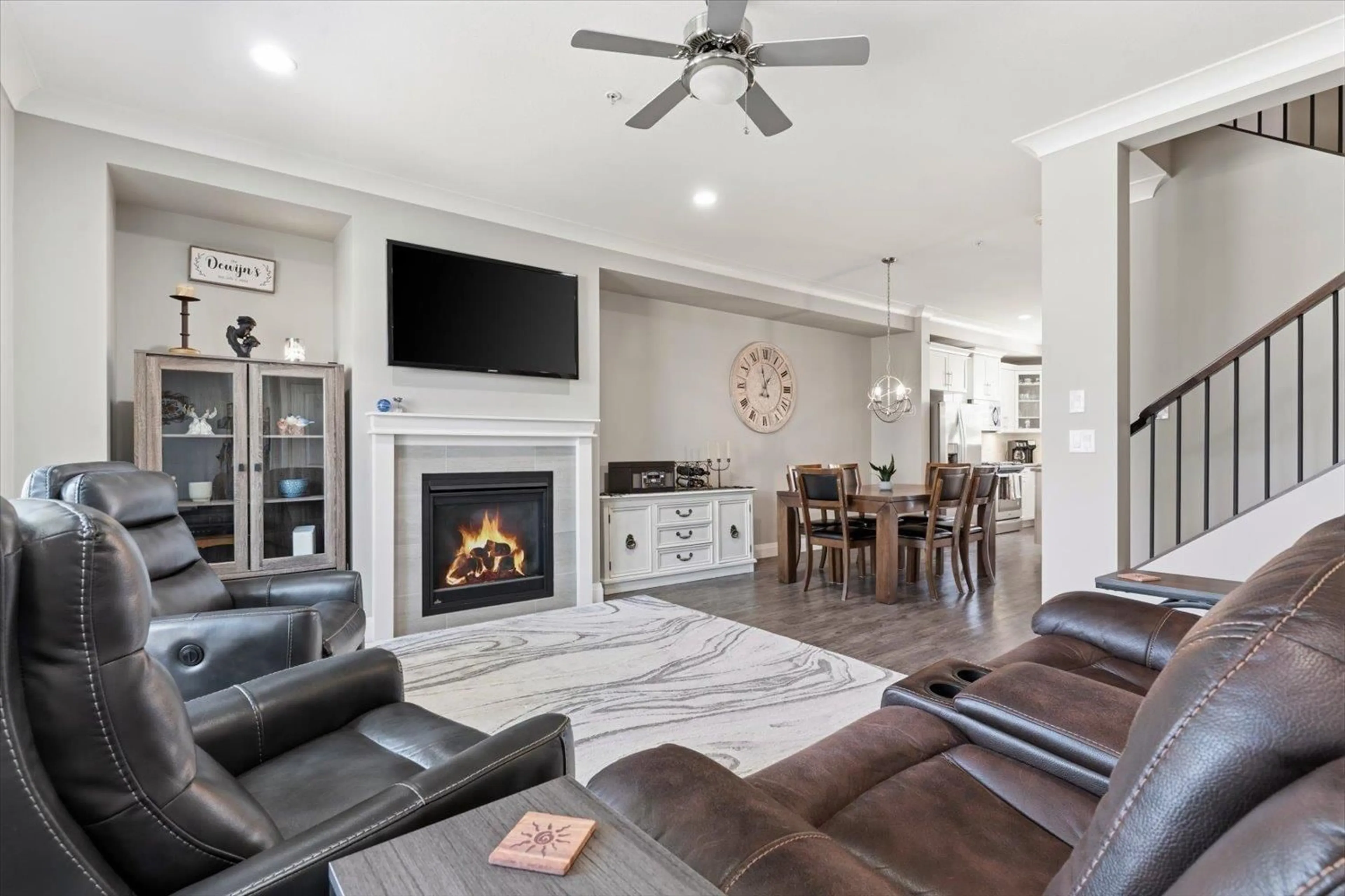 Living room with furniture, ceramic/tile floor for 44695 ANGLERS BOULEVARD, Chilliwack British Columbia V2R0Z5