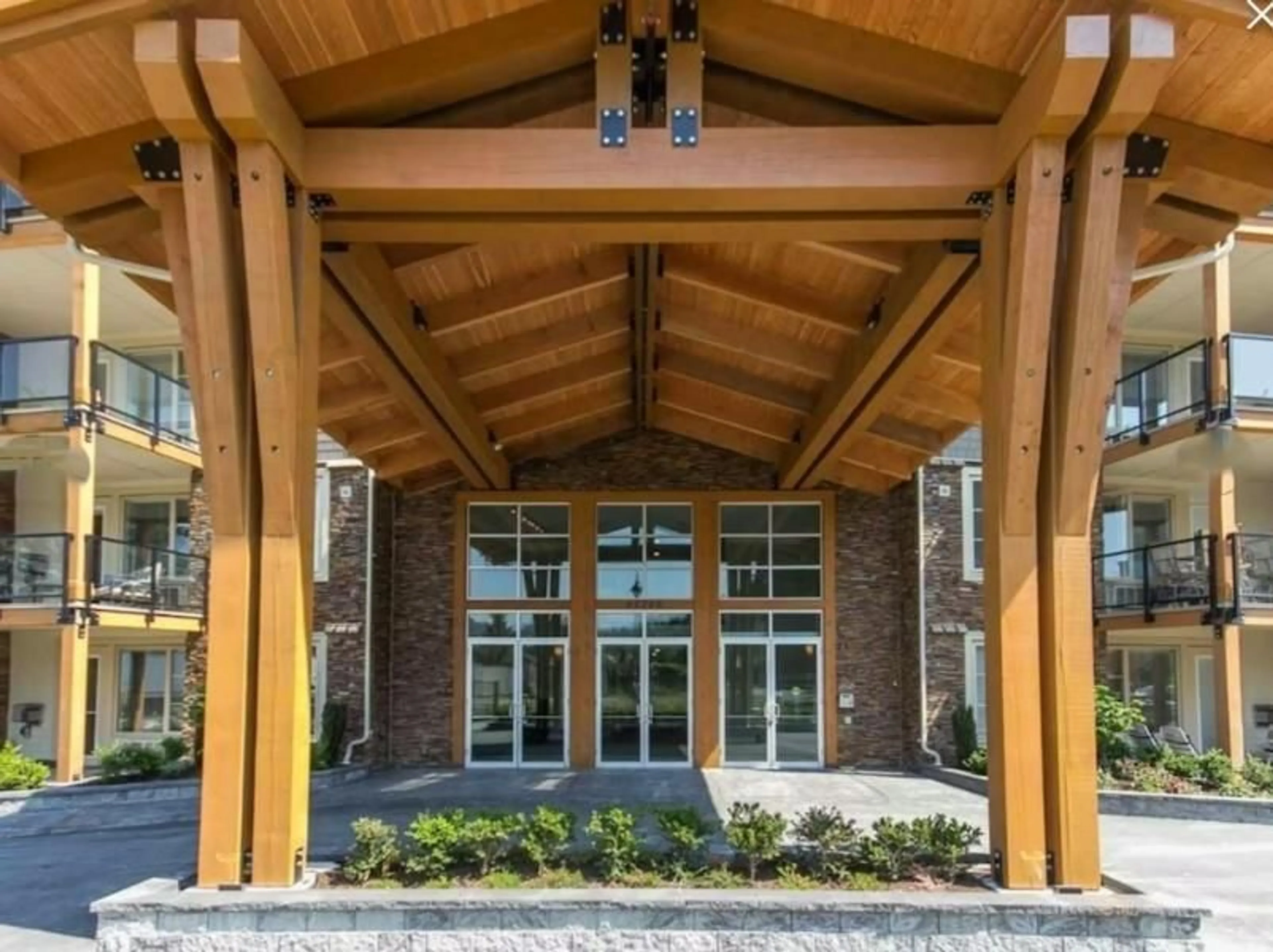 Indoor foyer for 203 - 45750 KEITH WILSON ROAD, Chilliwack British Columbia V2R0X3