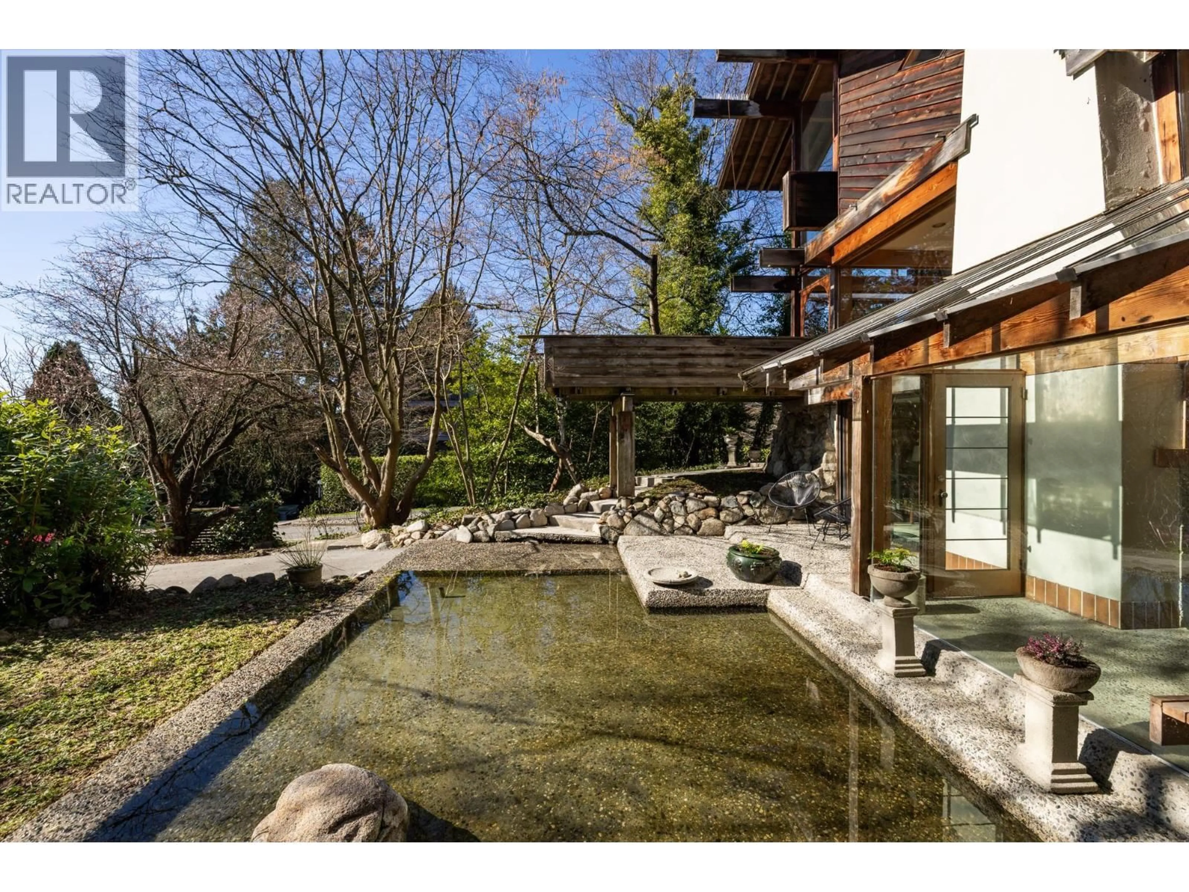 Patio, water/lake/river/ocean view for 2094 HAYWOOD AVENUE, West Vancouver British Columbia V7V1X1