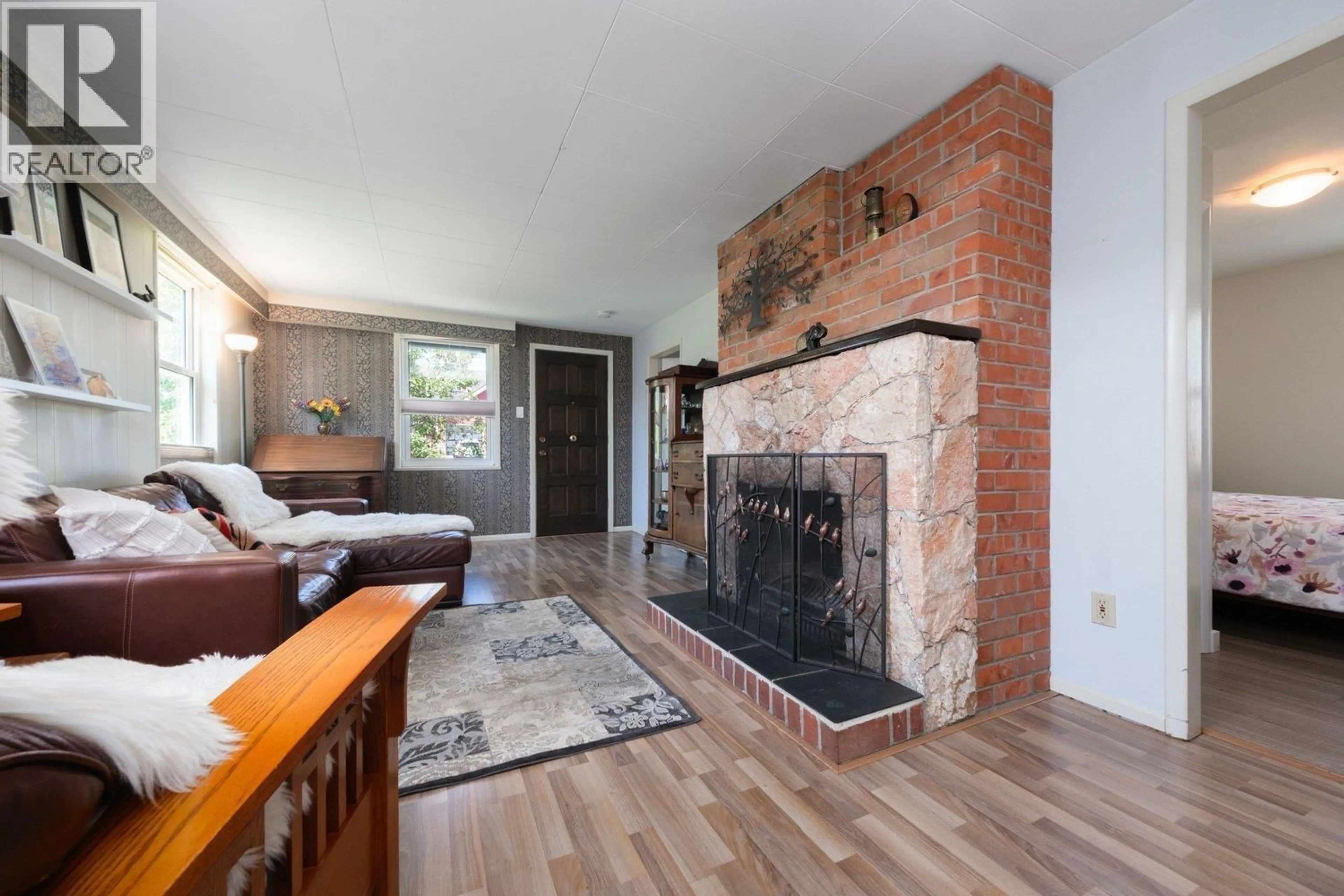 Living room with furniture, unknown for 4412 RIVER ROAD, Delta British Columbia V4K1S2