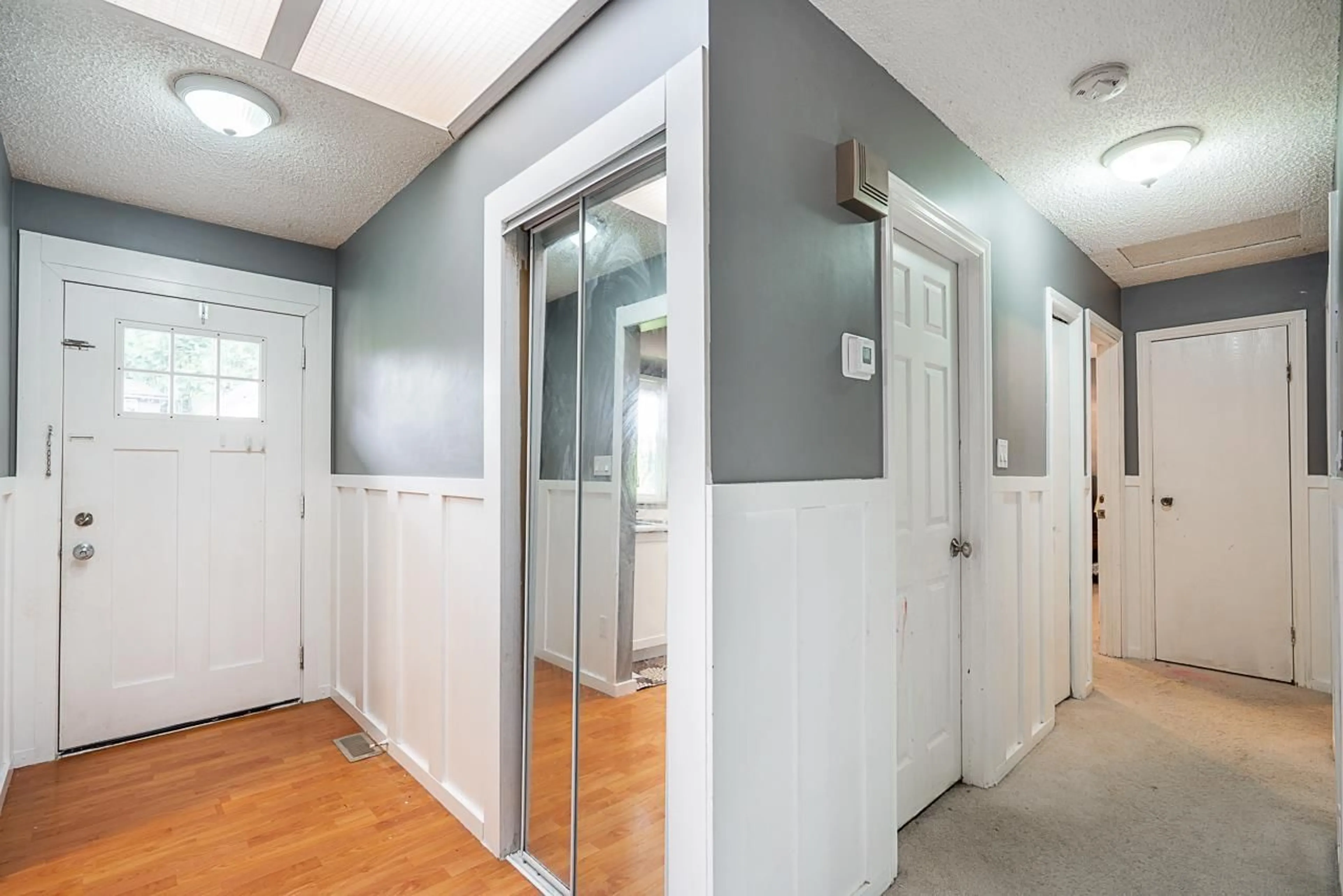 Indoor entryway for 8403 ARBOUR PLACE, Surrey British Columbia V4C7H4