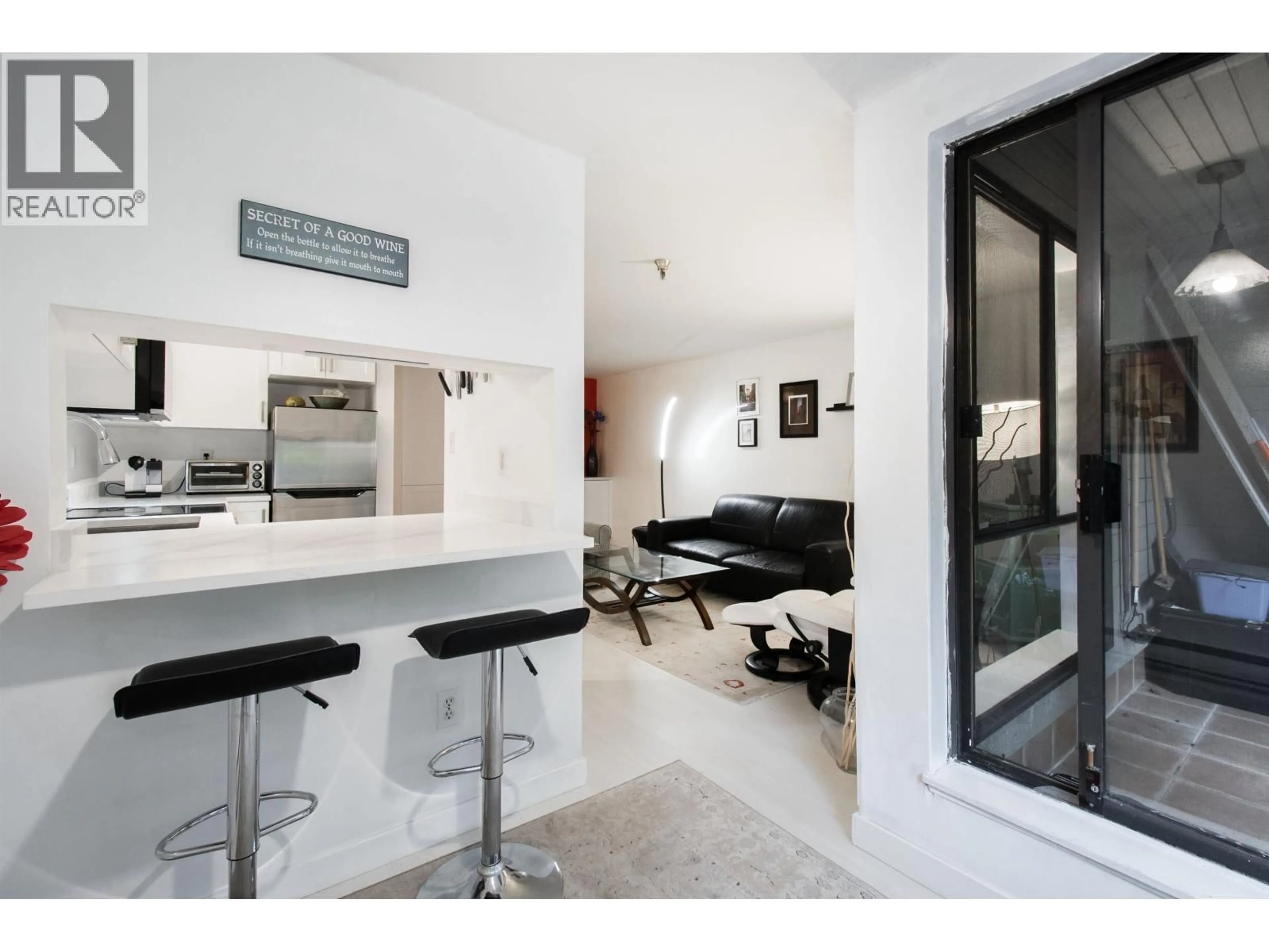 Open concept kitchen, unknown for 118 - 1363 CLYDE AVENUE, West Vancouver British Columbia V7T2W9