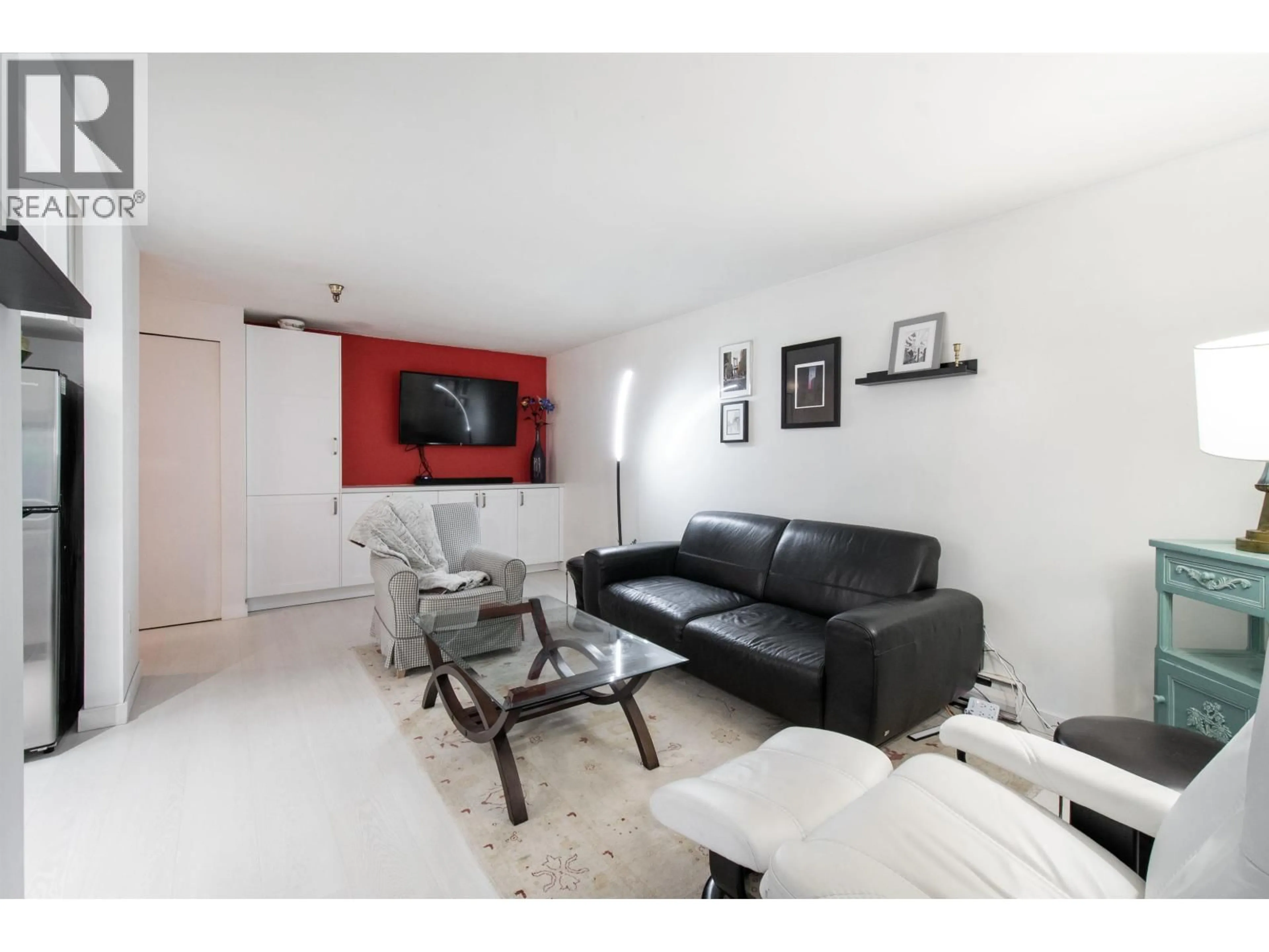 Living room with furniture, unknown for 118 - 1363 CLYDE AVENUE, West Vancouver British Columbia V7T2W9