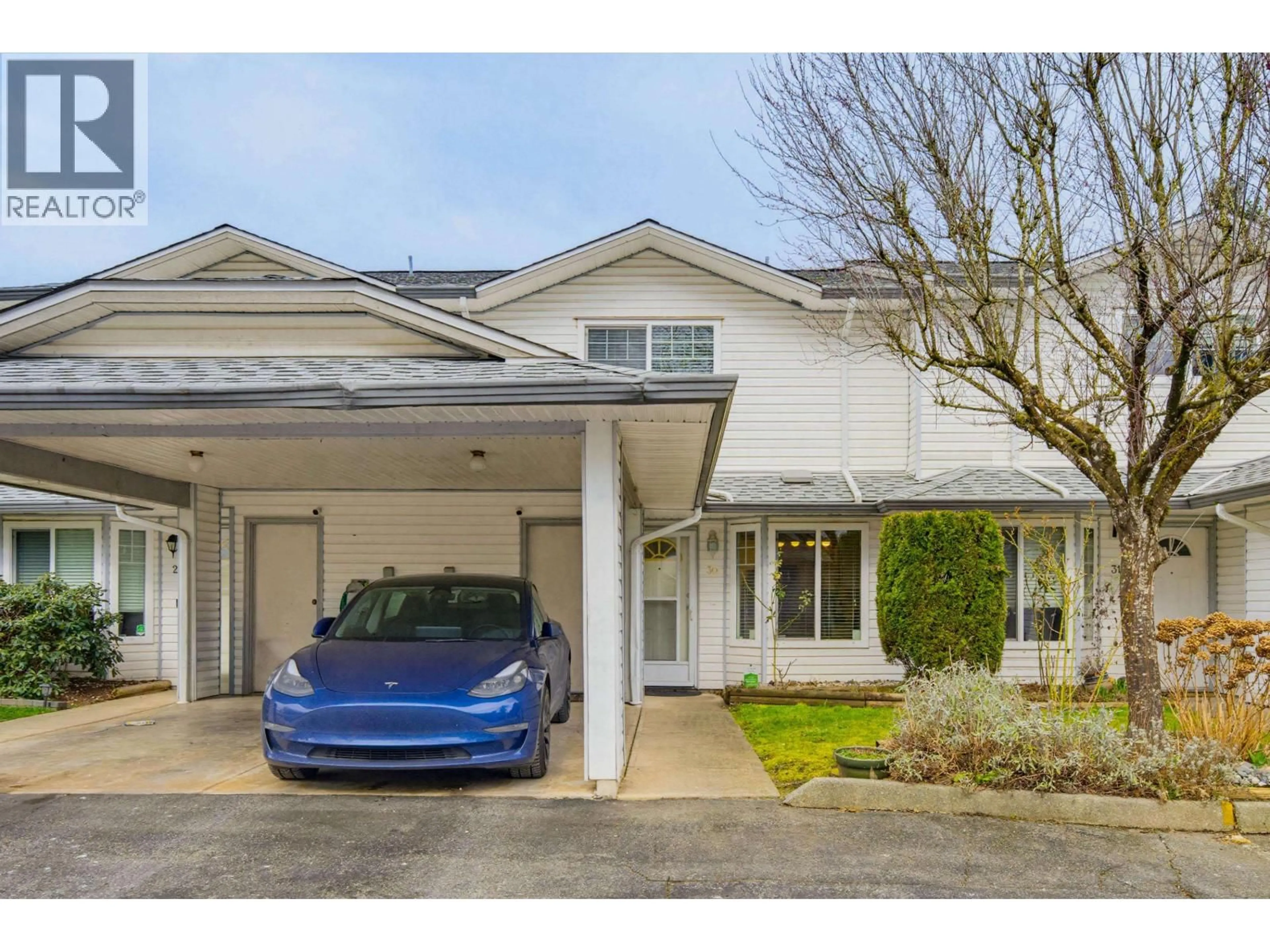 Indoor garage for 30 - 11757 207 STREET, Maple Ridge British Columbia V2X1X4