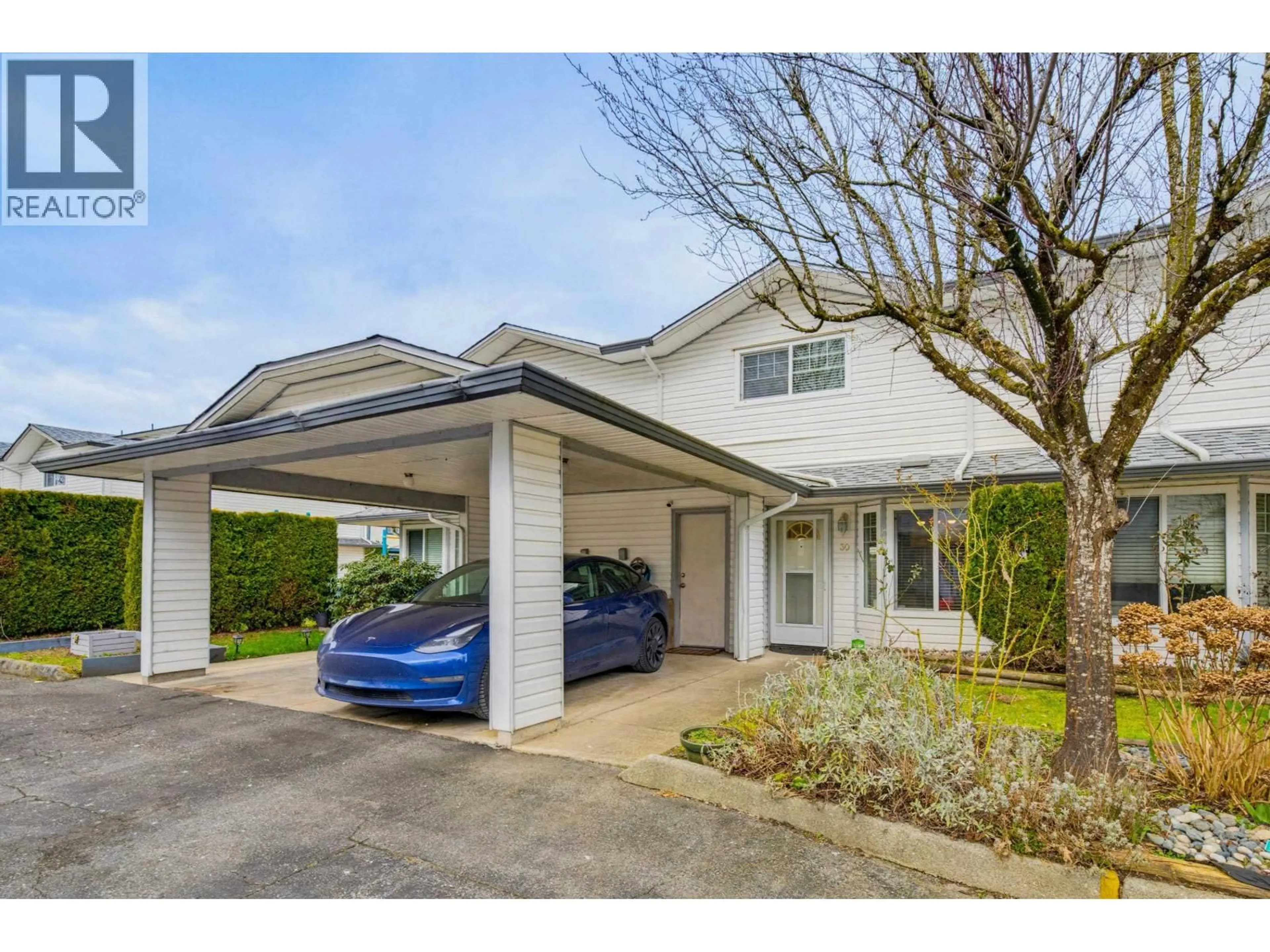 Indoor garage for 30 - 11757 207 STREET, Maple Ridge British Columbia V2X1X4