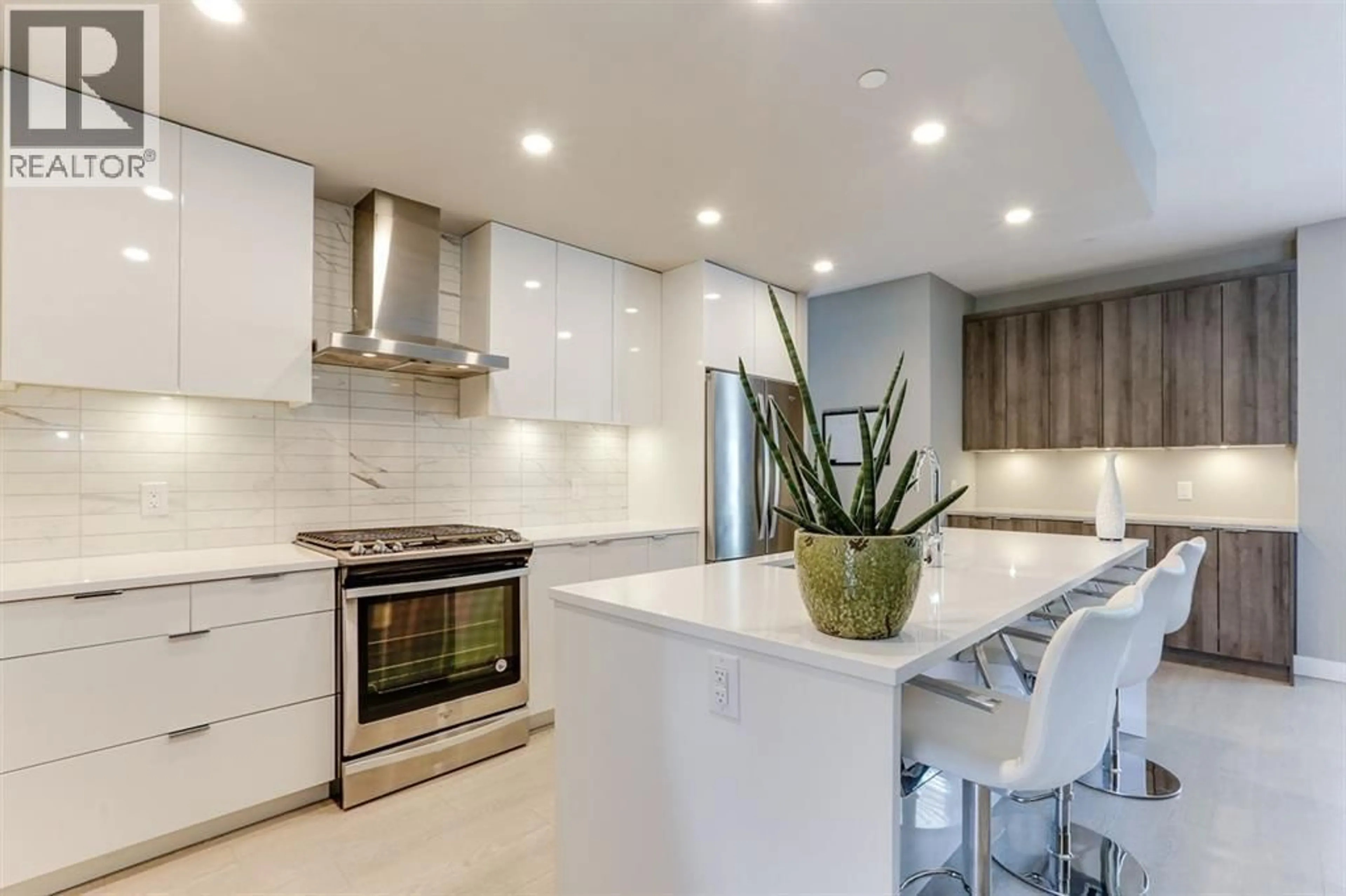 Contemporary kitchen, ceramic/tile floor for 32 - 3595 SALAL DRIVE, North Vancouver British Columbia V7G0A7