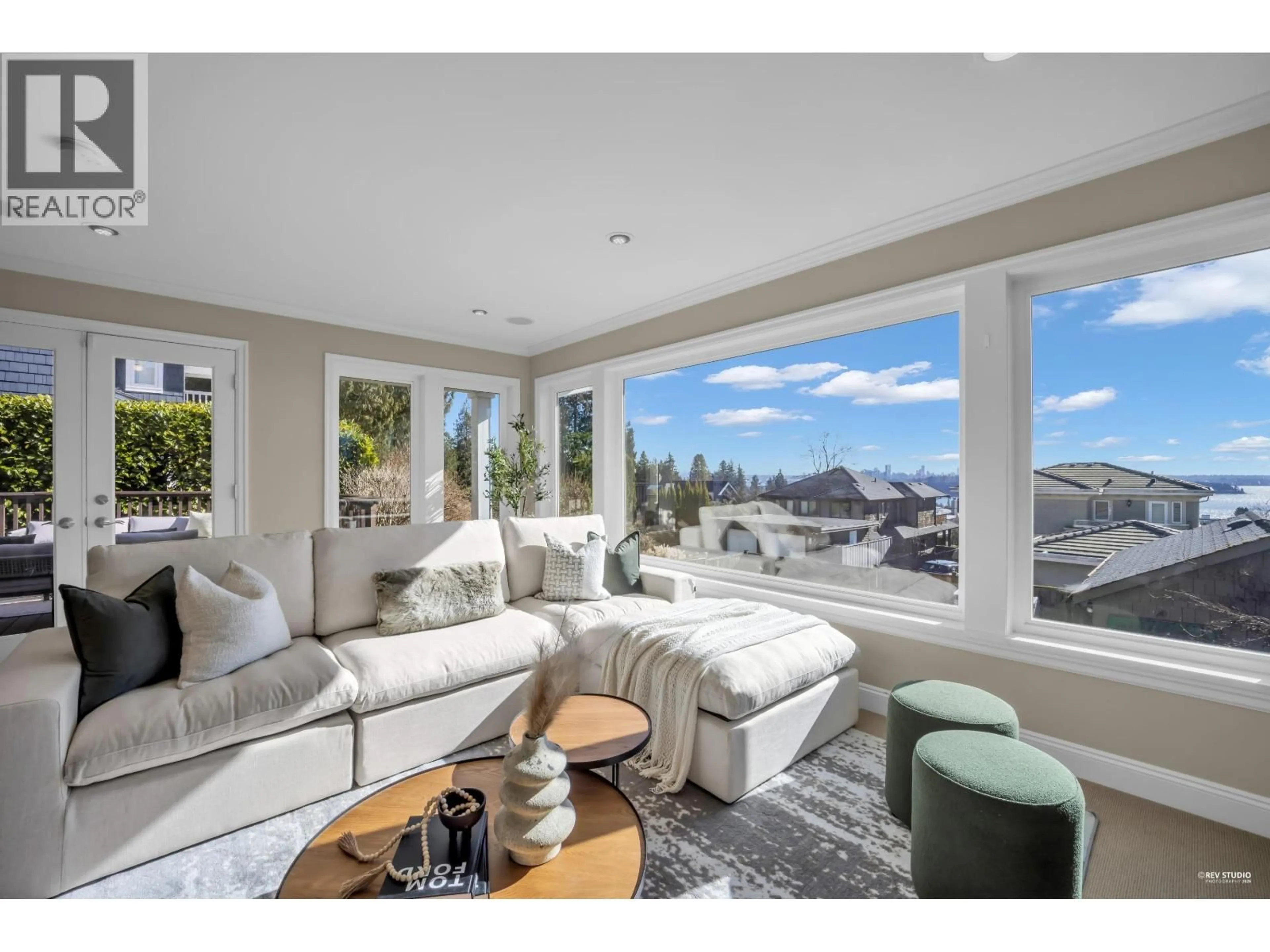 Living room with furniture, unknown for 1460 NELSON AVENUE, West Vancouver British Columbia V7T2G8