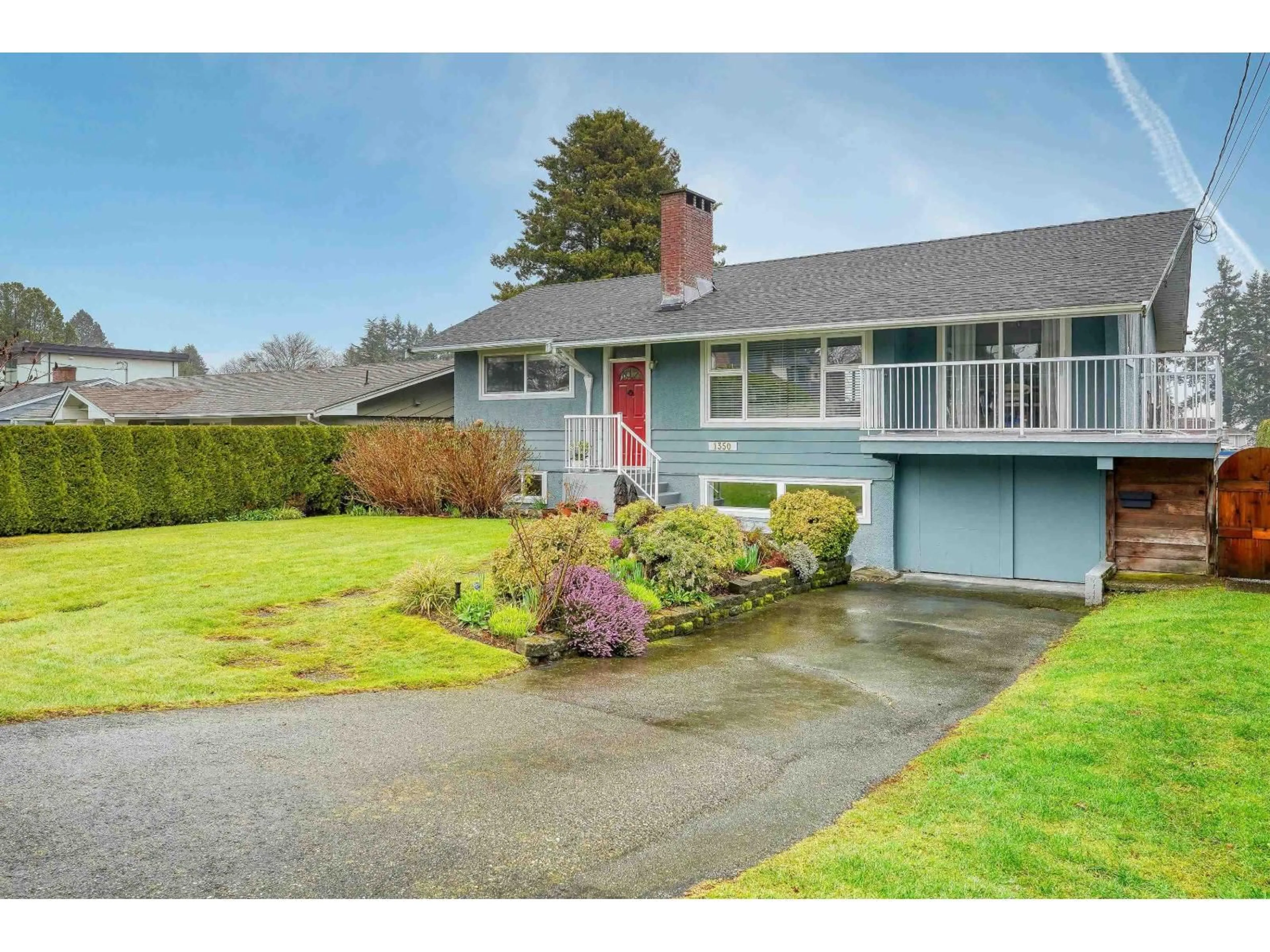 Home with vinyl exterior material, street for 1350 FINLAY STREET, White Rock British Columbia V4B4L2