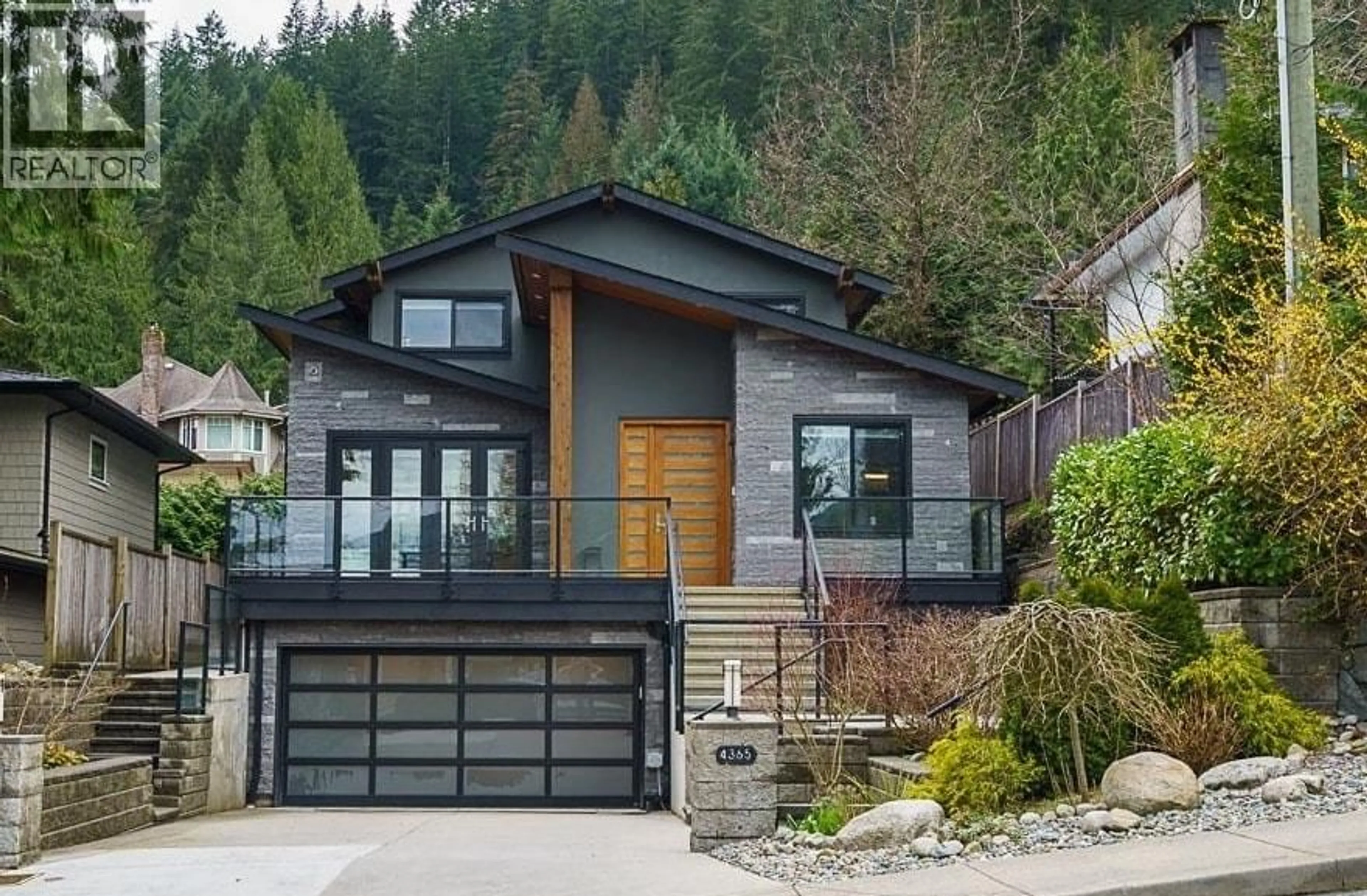 Home with vinyl exterior material, street for 4365 MOUNTAIN HIGHWAY, North Vancouver British Columbia V7K2K3