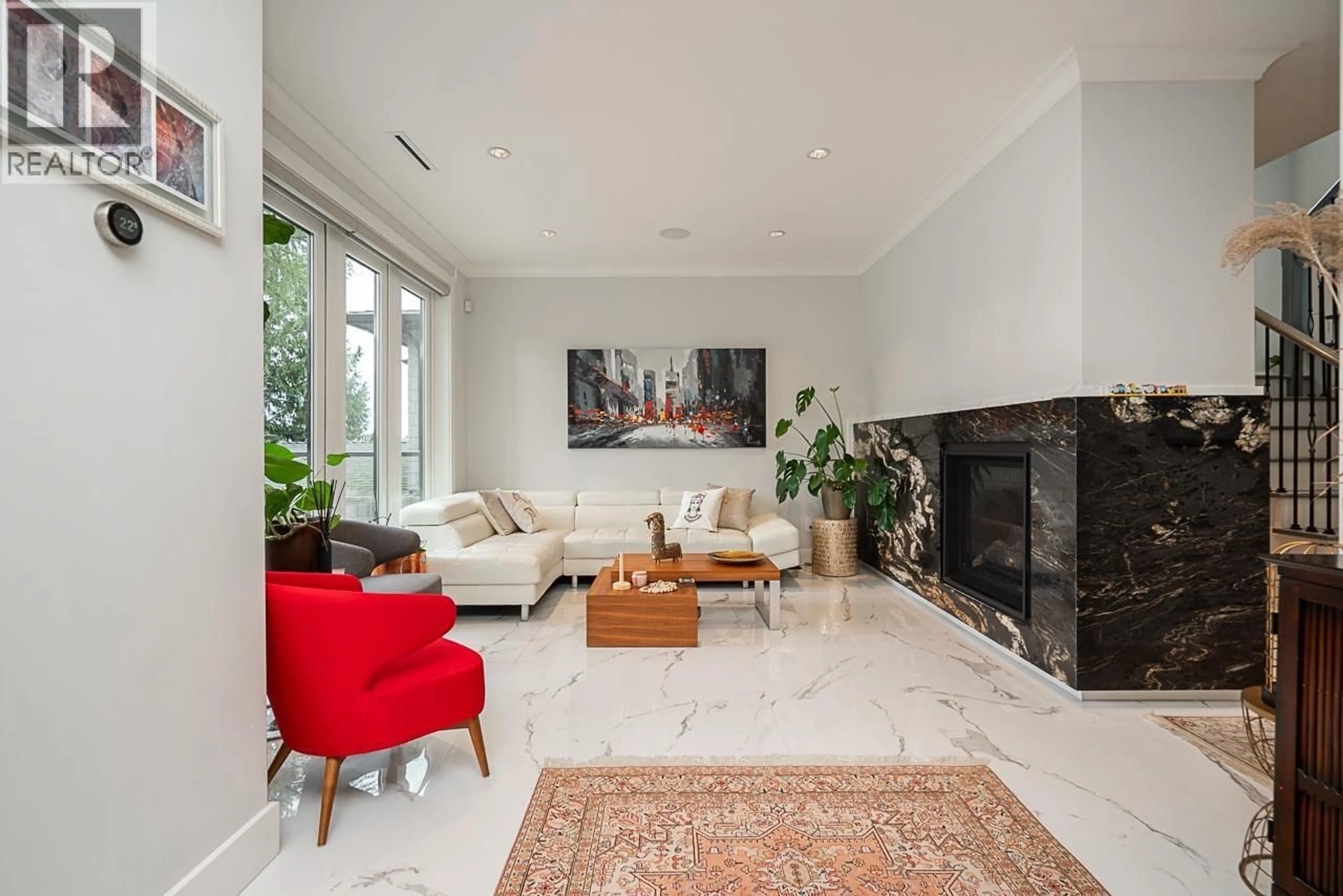 Living room with furniture, unknown for 4365 MOUNTAIN HIGHWAY, North Vancouver British Columbia V7K2K3