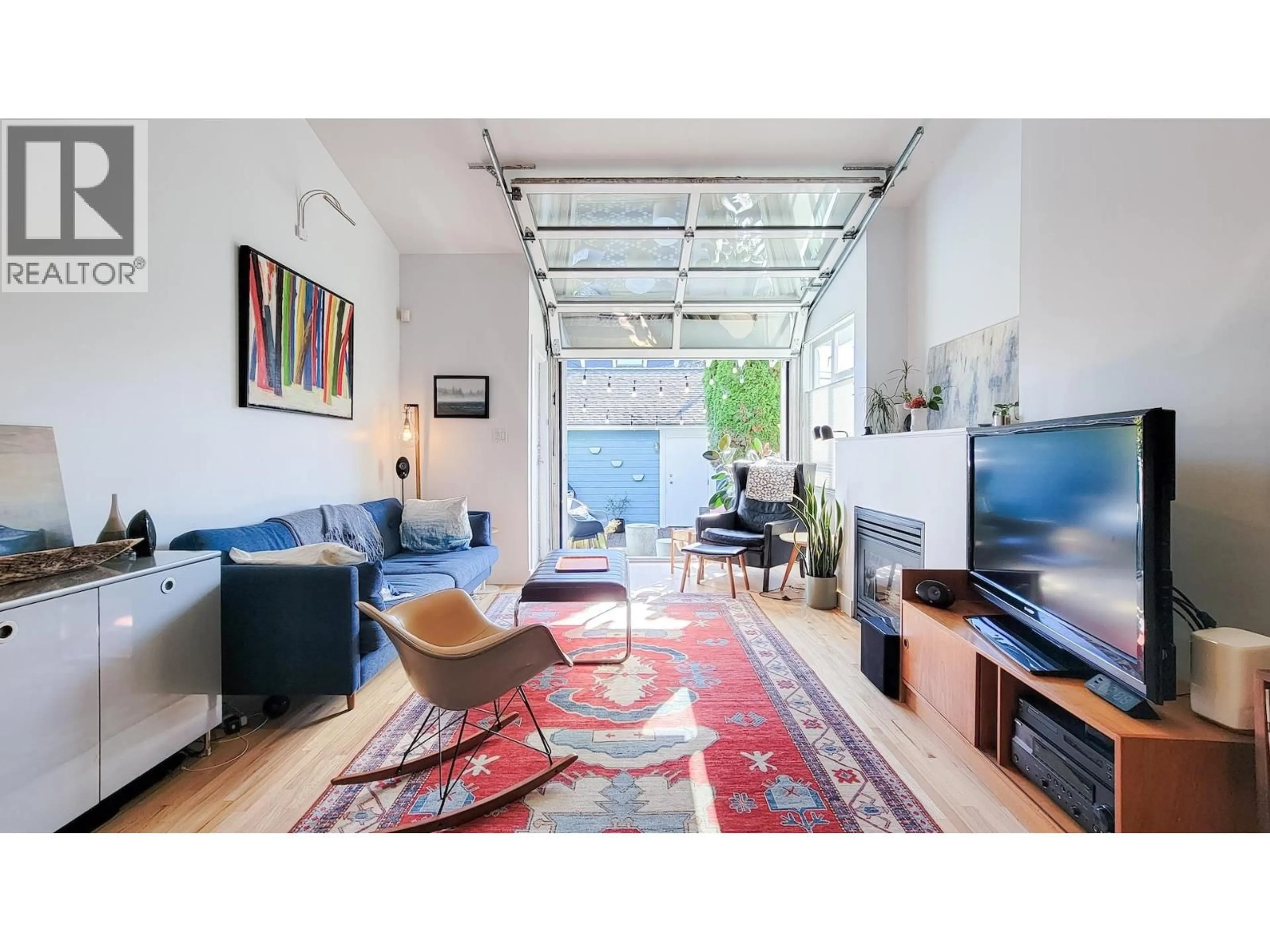 Living room with furniture, unknown for 990 13TH AVENUE, Vancouver British Columbia V5T2L6