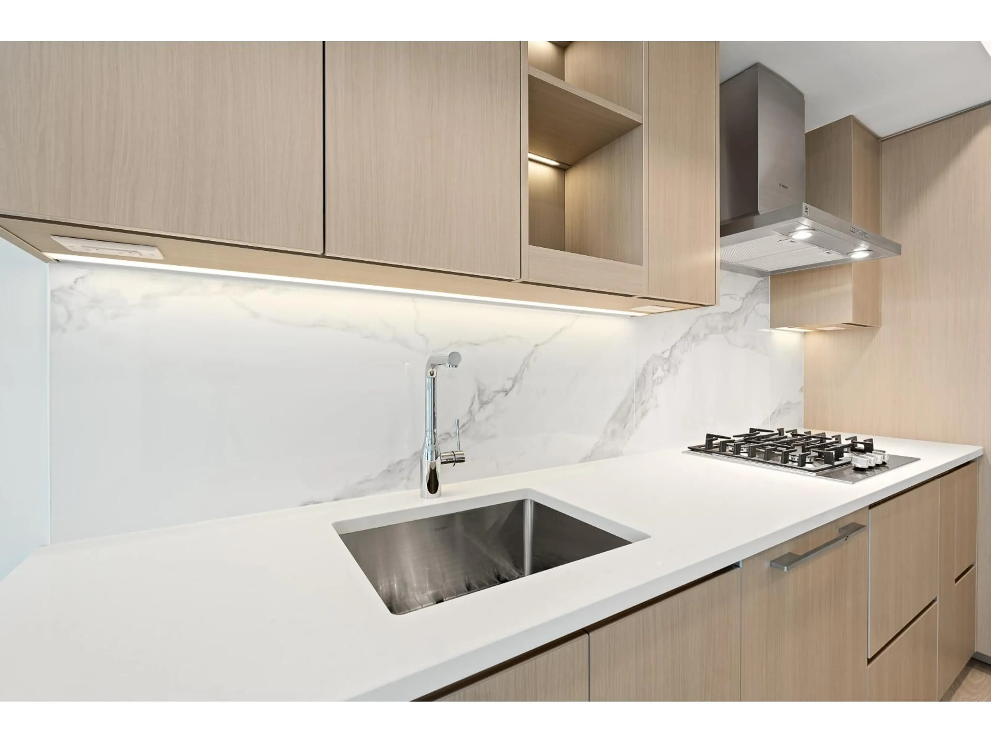 Standard kitchen, ceramic/tile floor for 1208 - 13778 100 AVENUE, Surrey British Columbia V3T0V3