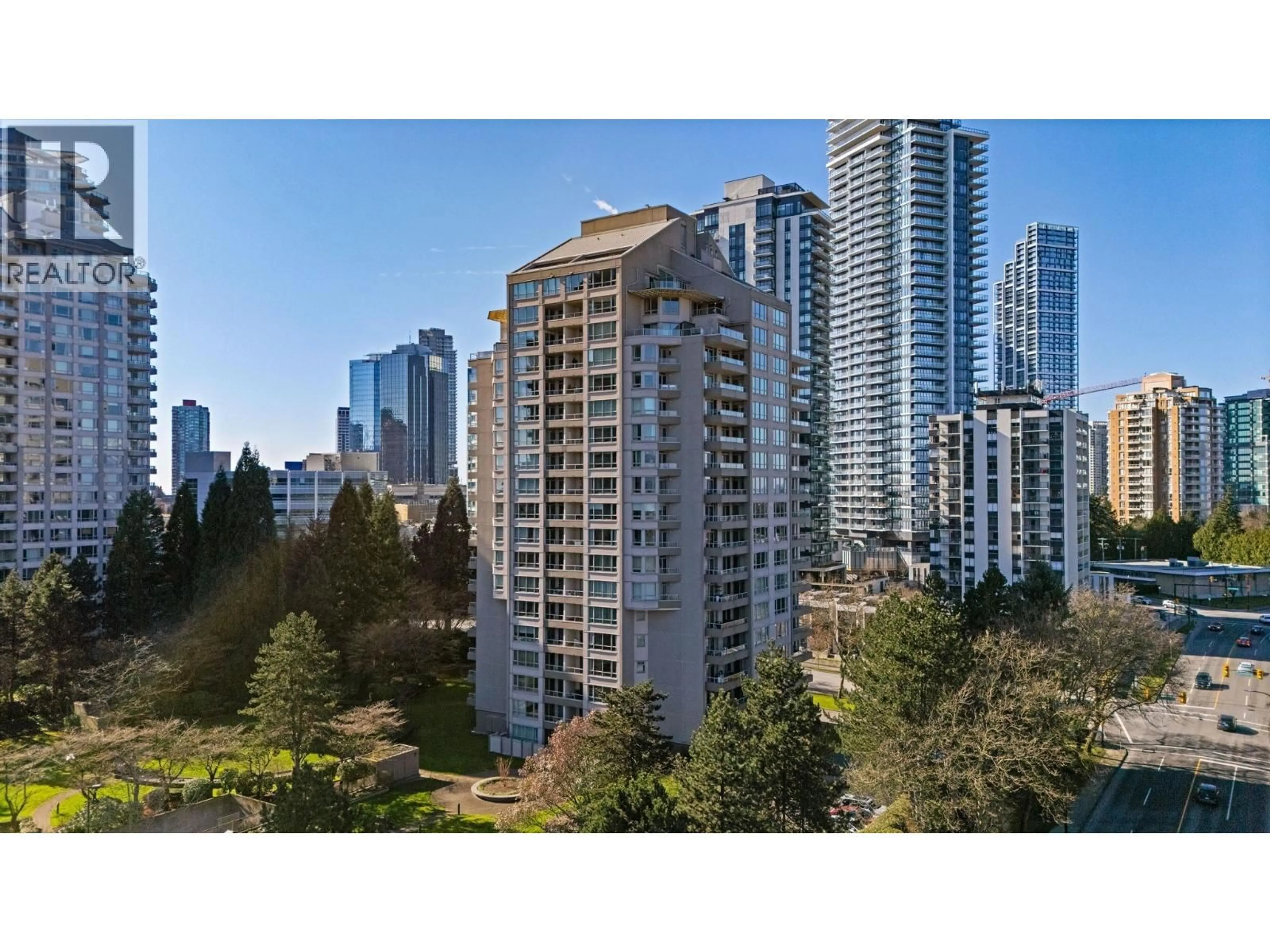 A pic from outside/outdoor area/front of a property/back of a property/a pic from drone, city buildings view from balcony for 408 - 6070 MCMURRAY AVENUE, Burnaby British Columbia V5H4J3