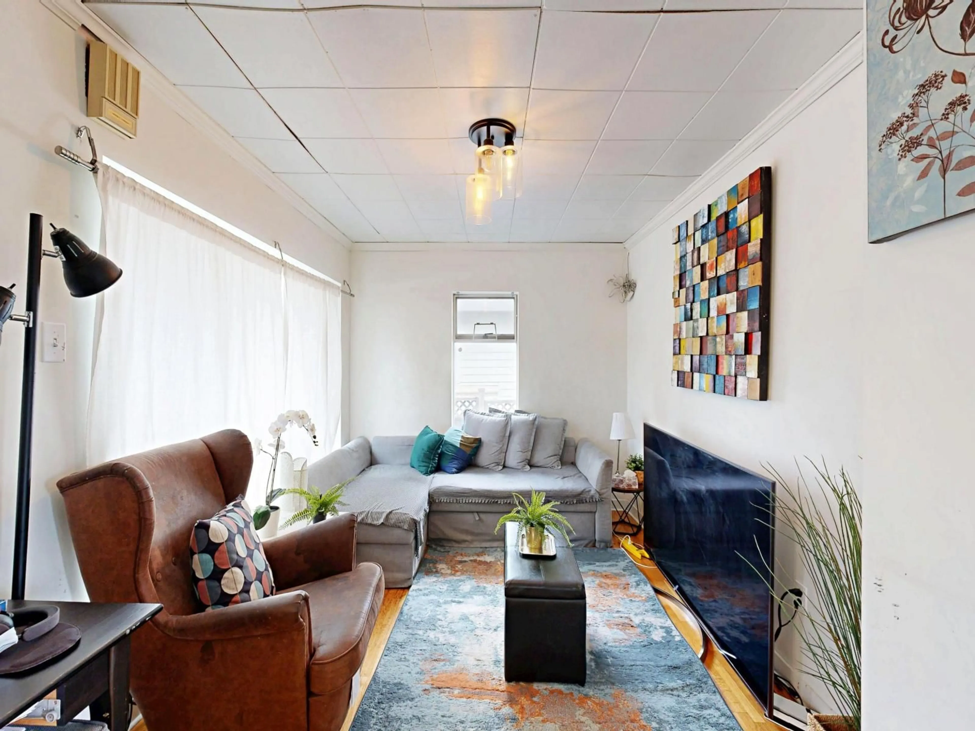 Living room with furniture, unknown for 1504 160 STREET, Surrey British Columbia V4A4W9