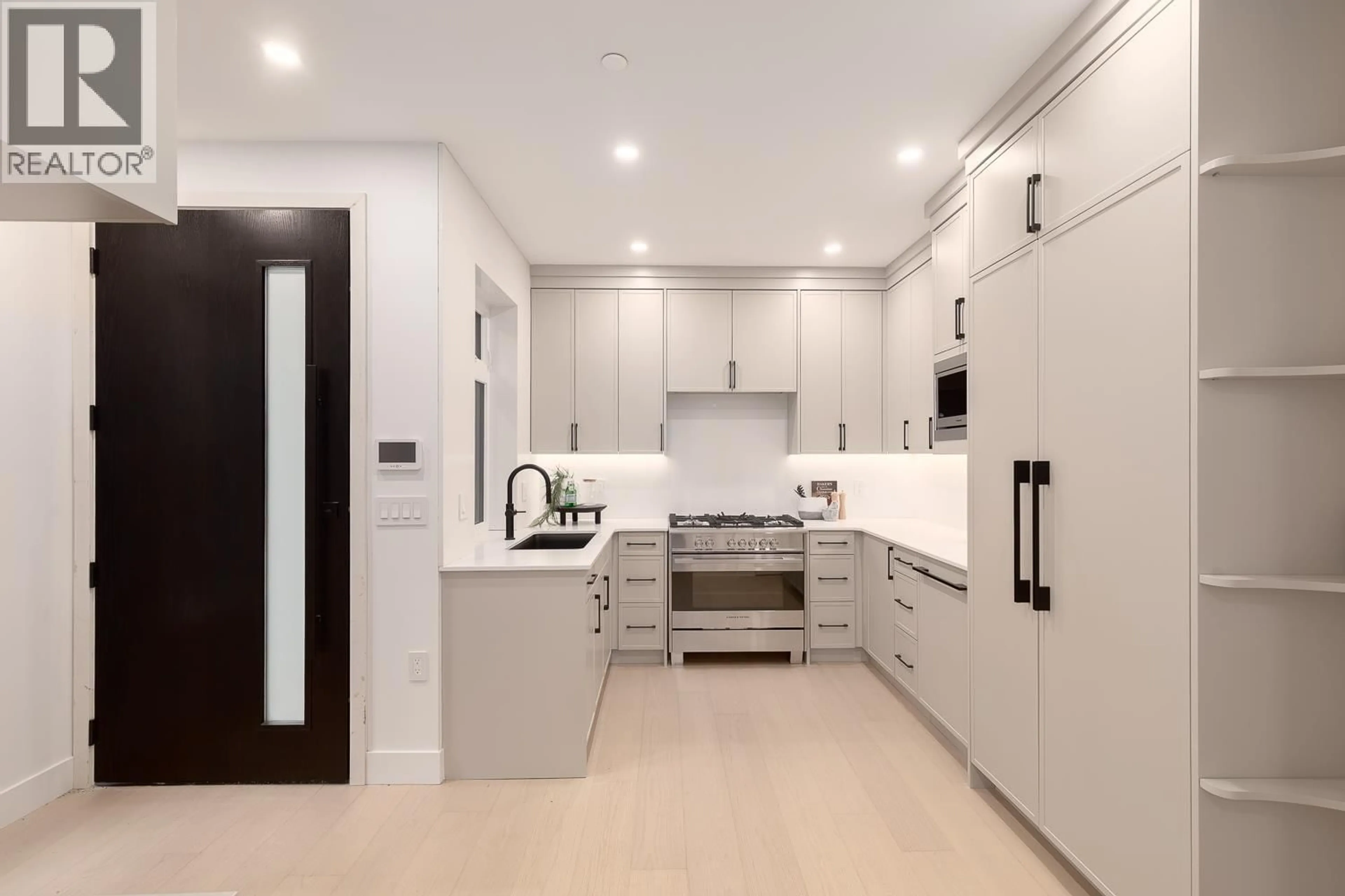 Contemporary kitchen, unknown for 3 - 2976 13TH AVENUE, Vancouver British Columbia V6K2T9