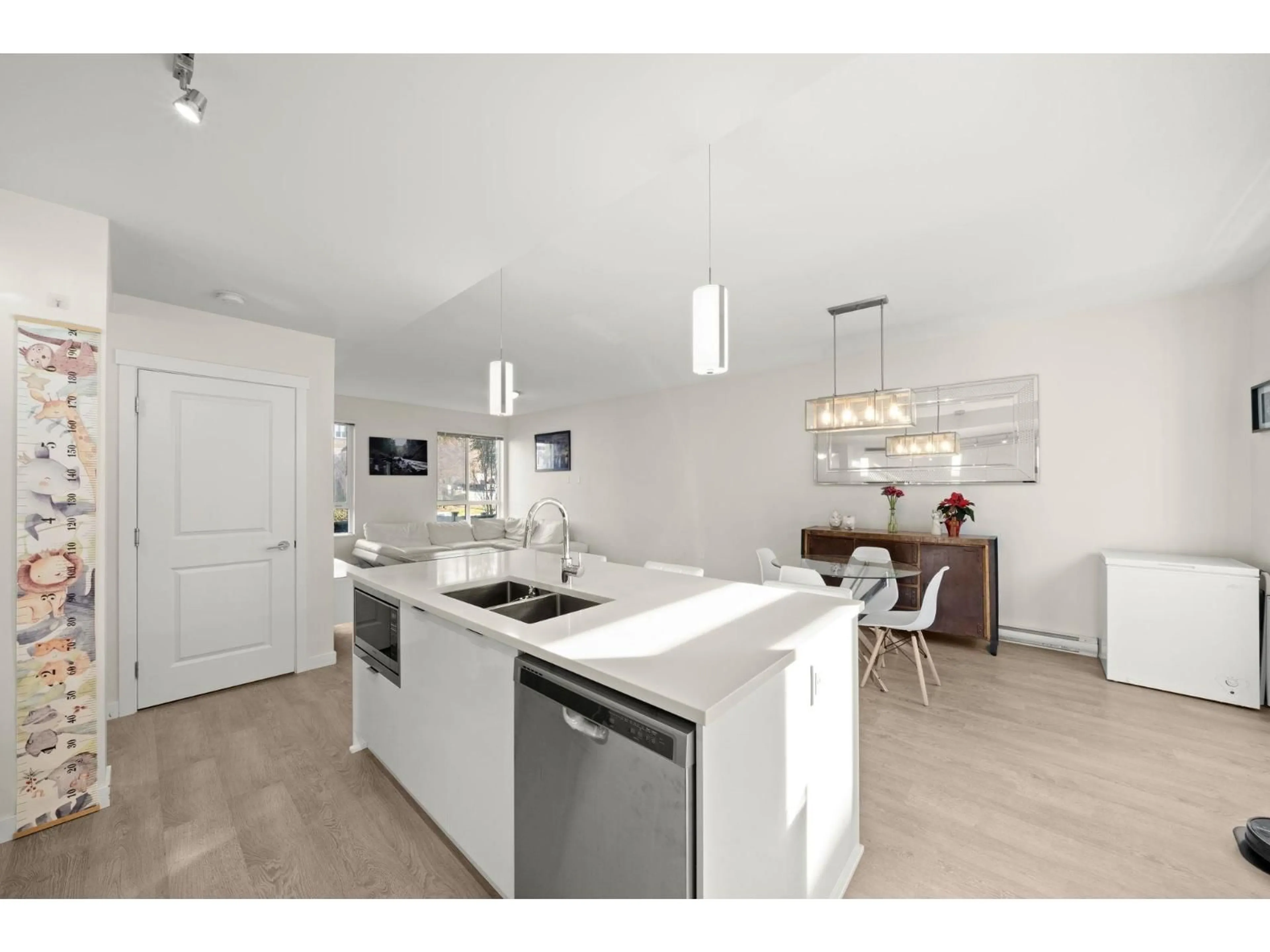 Open concept kitchen, unknown for 41 - 15151 EDMUND DRIVE, Surrey British Columbia V3S0B2