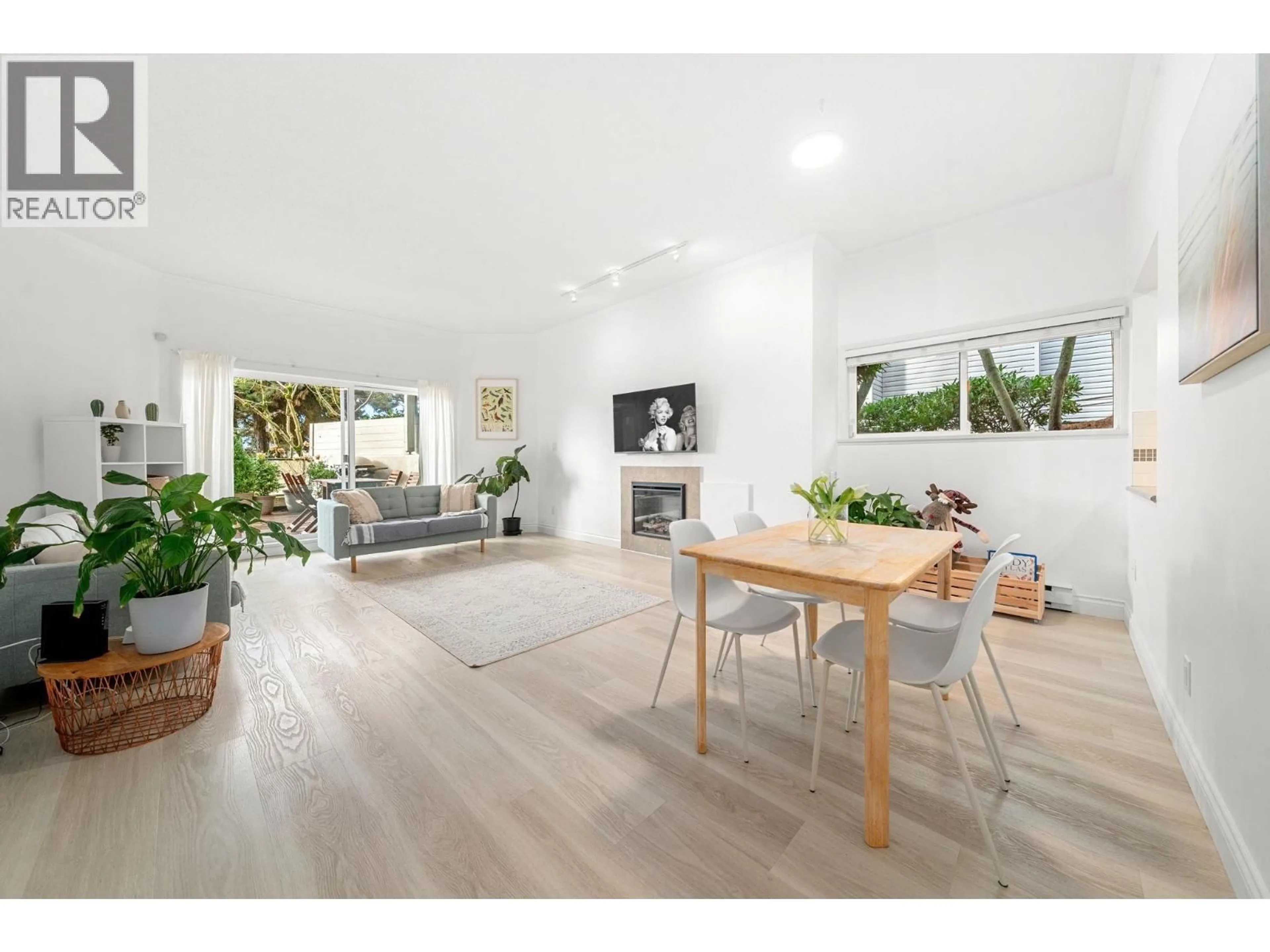 Unknown for 101 - 2408 HAYWOOD AVENUE, West Vancouver British Columbia V7V1Y1