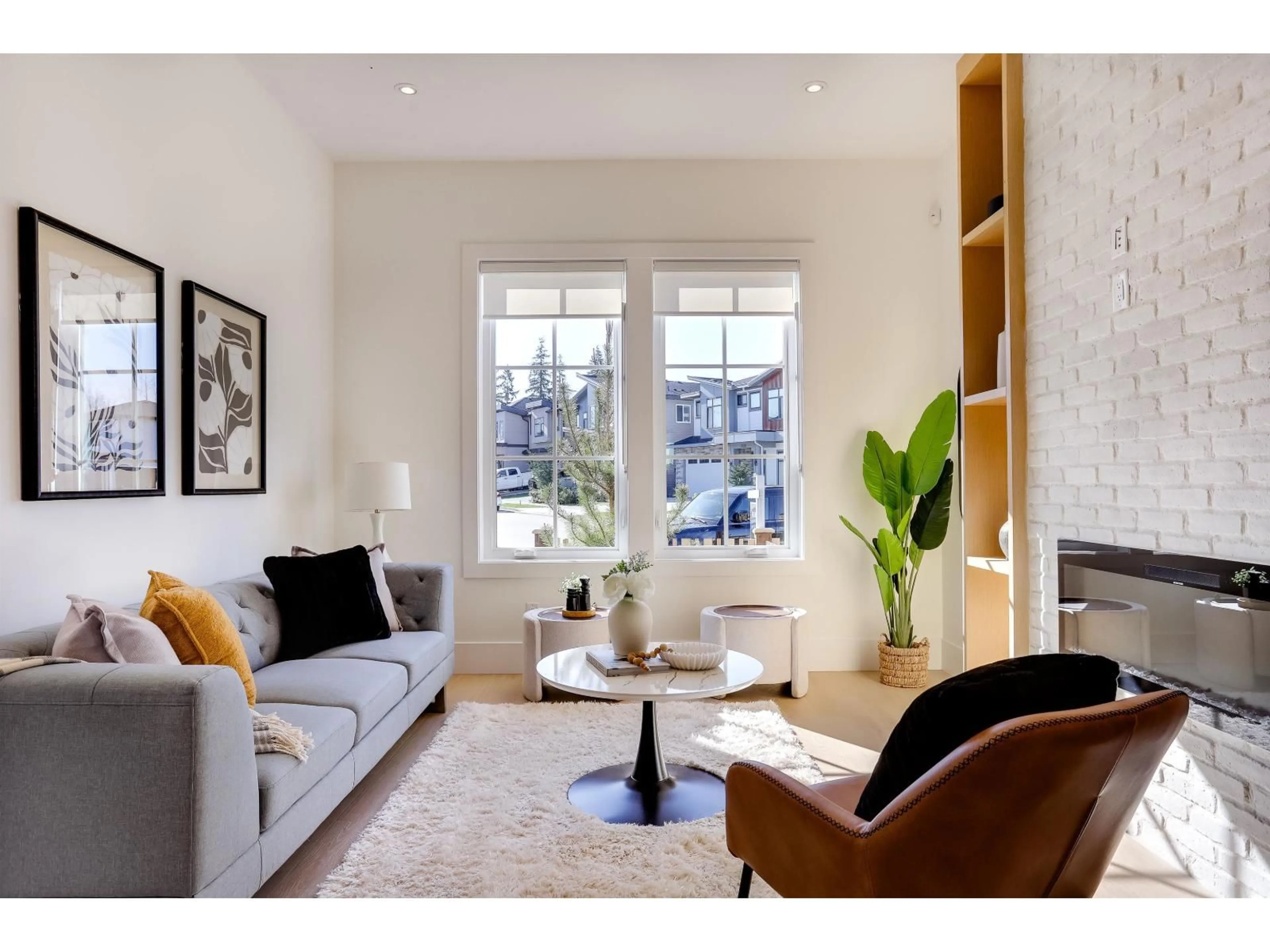 Living room with furniture, wood/laminate floor for 2 - 20537 75A AVENUE, Langley British Columbia V2Y1V5