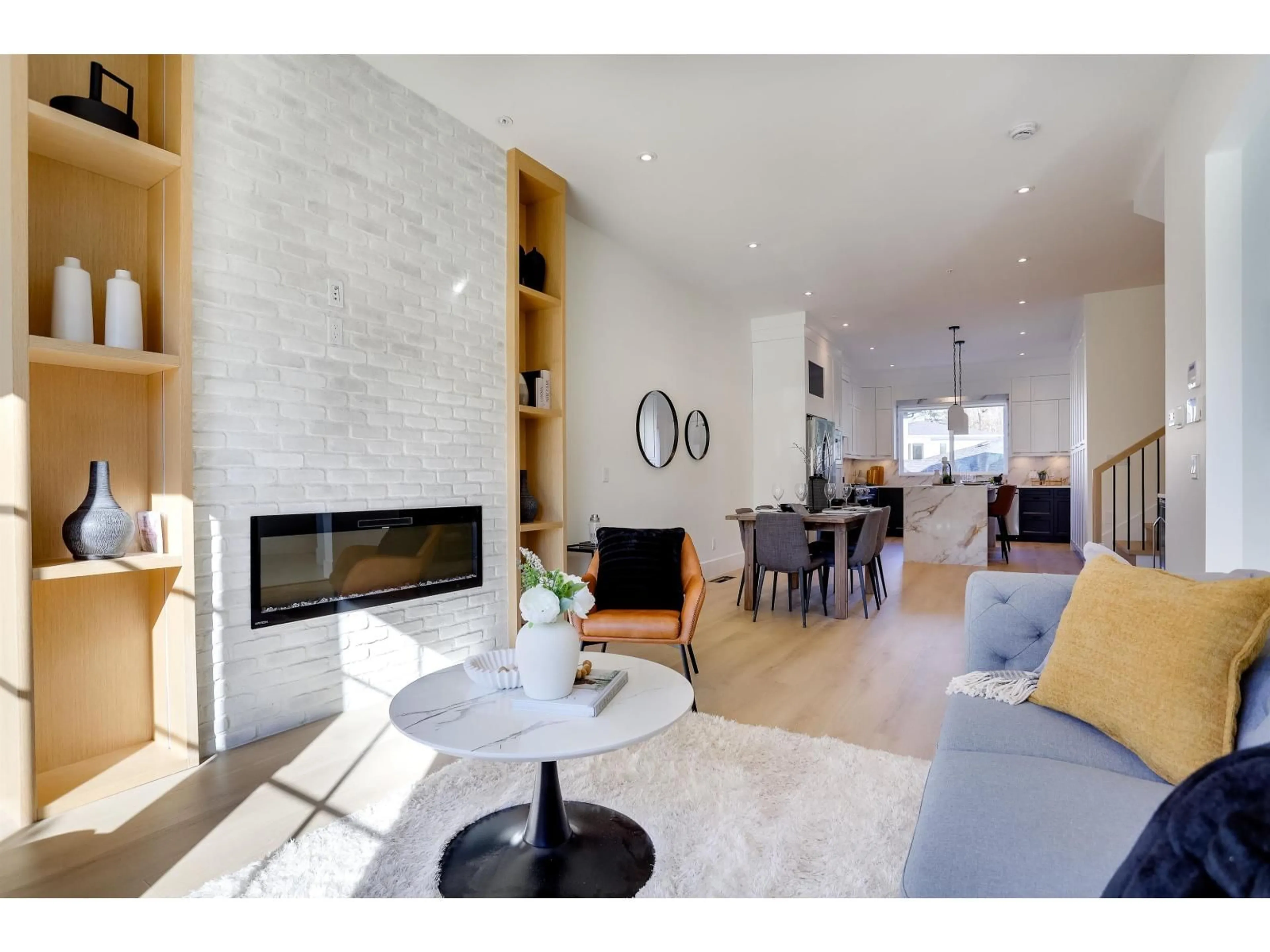 Living room with furniture, unknown for 2 - 20537 75A AVENUE, Langley British Columbia V2Y1V5