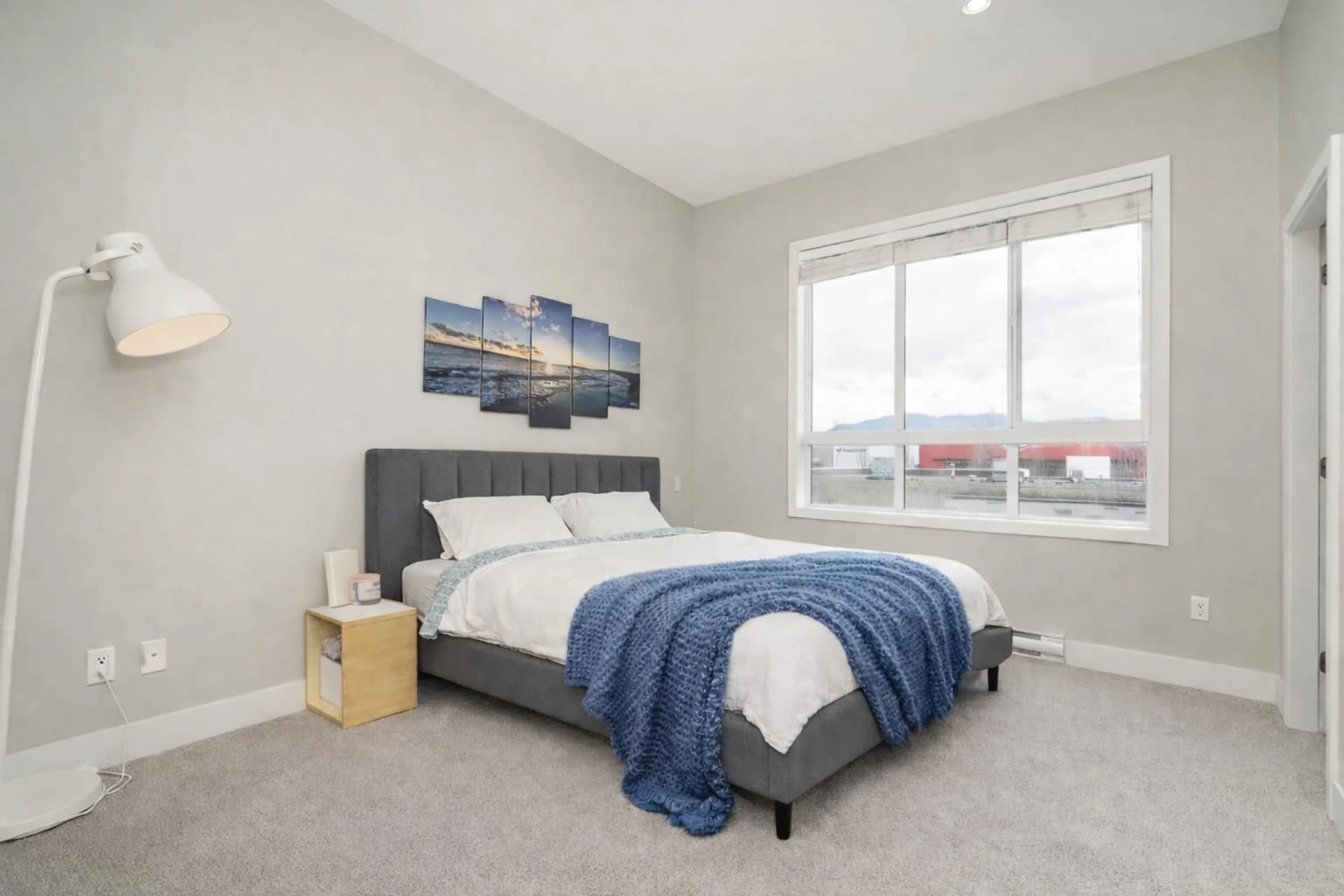 A pic of a room for 10 - 1938 NORTH PARALLEL ROAD, Abbotsford British Columbia V3G0H1