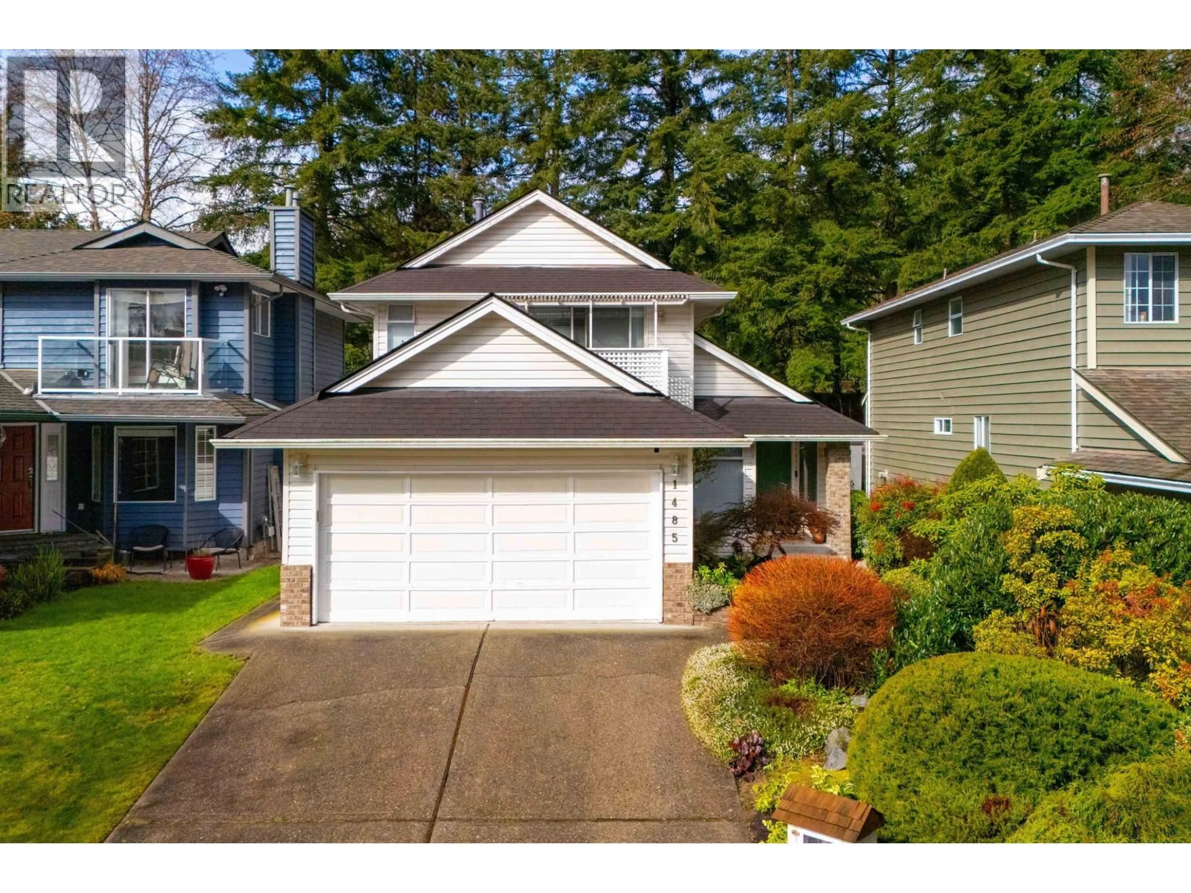 Home with vinyl exterior material, street for 1485 PERCY COURT, North Vancouver British Columbia V7G2P4