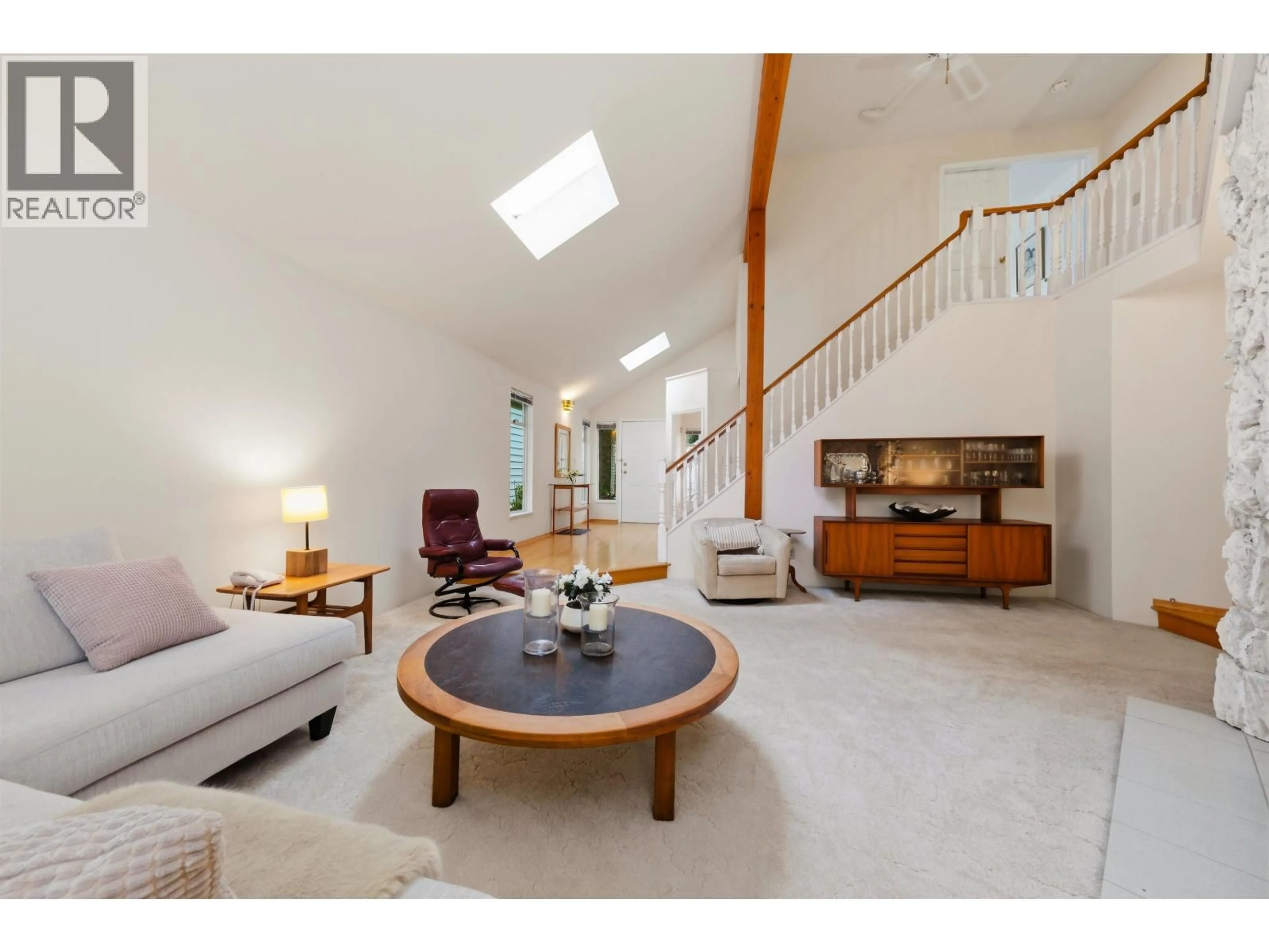 Living room with furniture, unknown for 1485 PERCY COURT, North Vancouver British Columbia V7G2P4