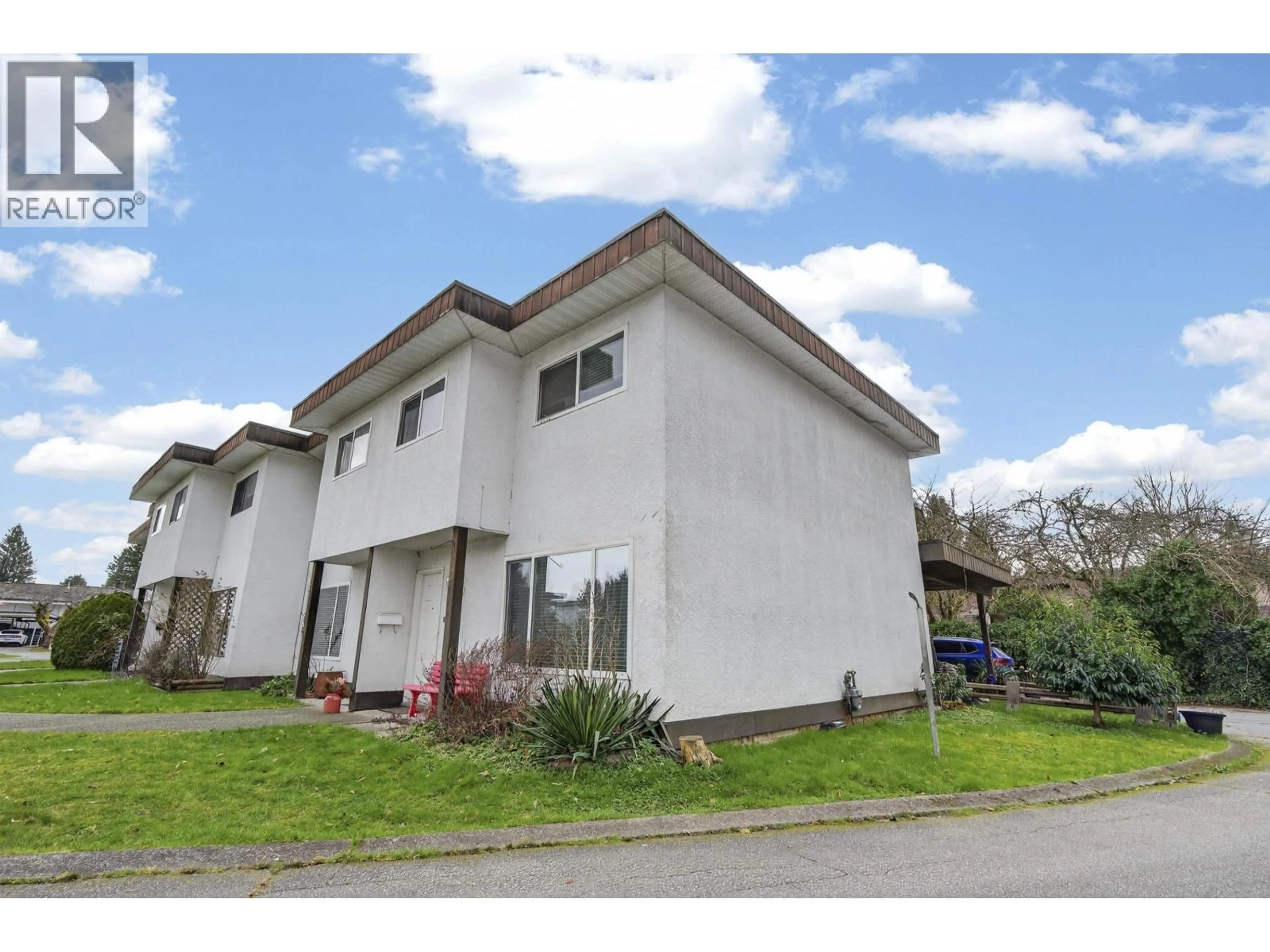 A pic from outside/outdoor area/front of a property/back of a property/a pic from drone, street for 21468 MAYO PLACE, Maple Ridge British Columbia V2X2K9
