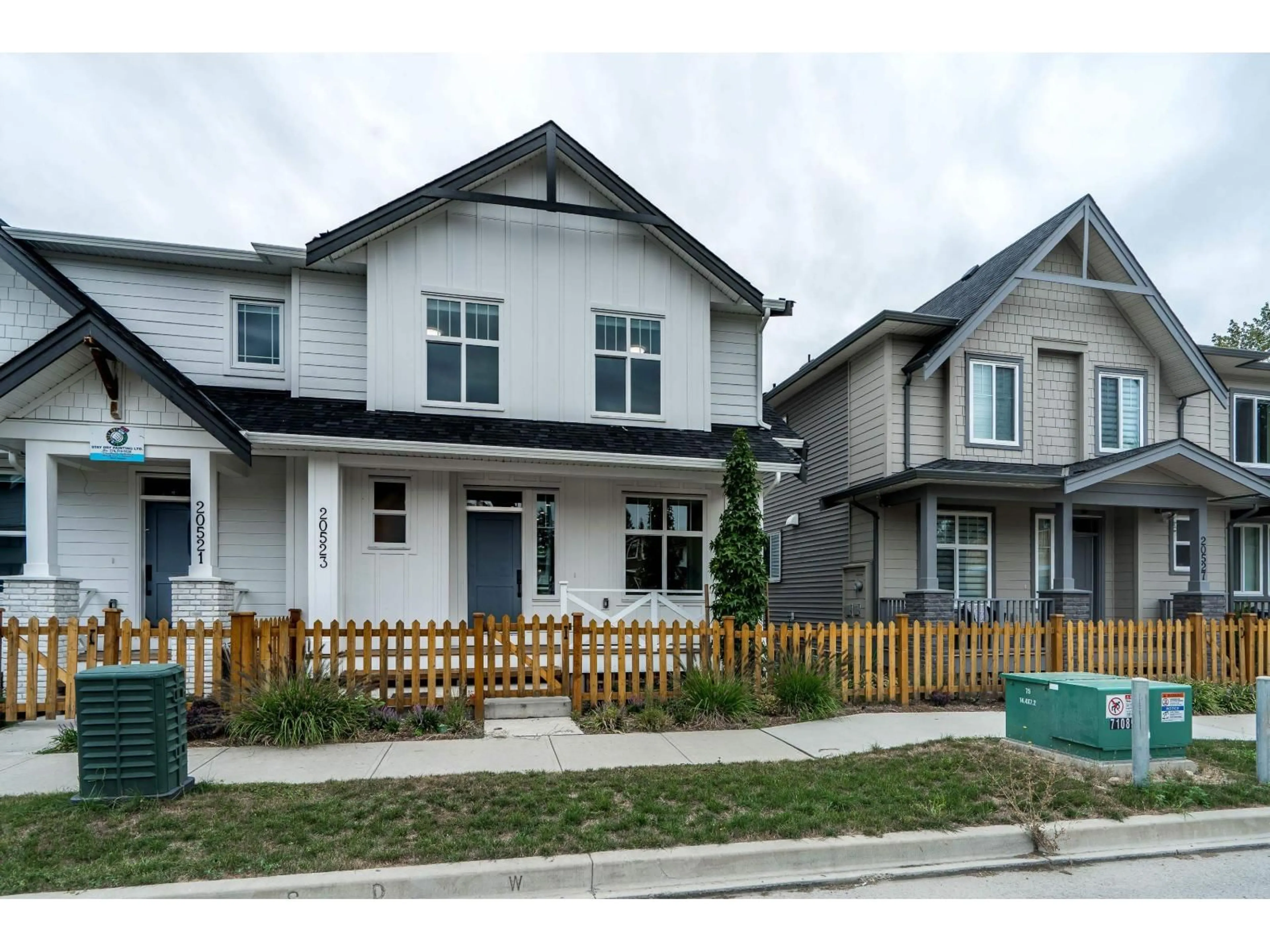 Home with vinyl exterior material, street for 20516 76A AVENUE, Langley British Columbia V2Y3T1