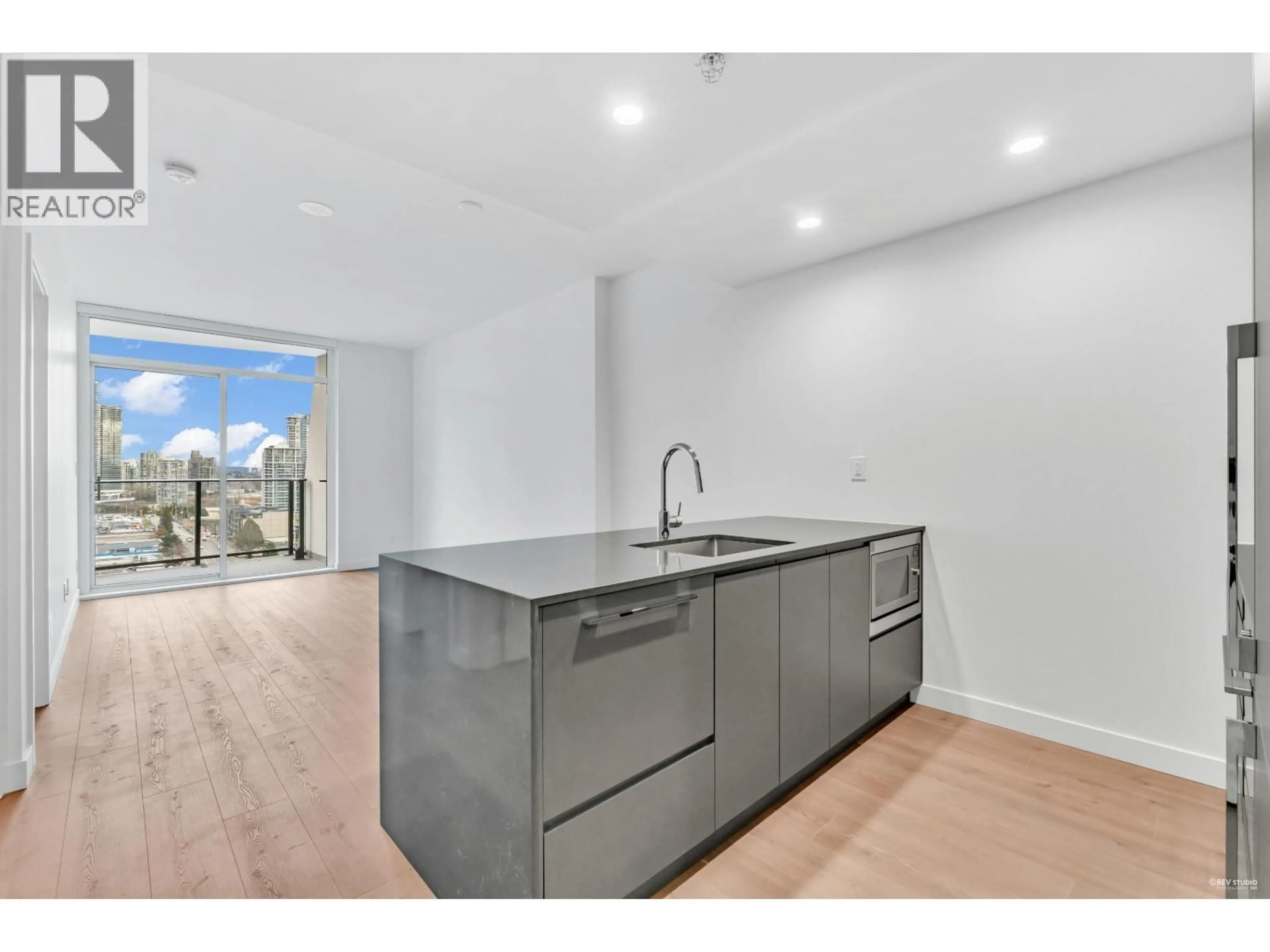 Unknown for 1607 - 2181 MADISON AVENUE, Burnaby British Columbia V5C0N4