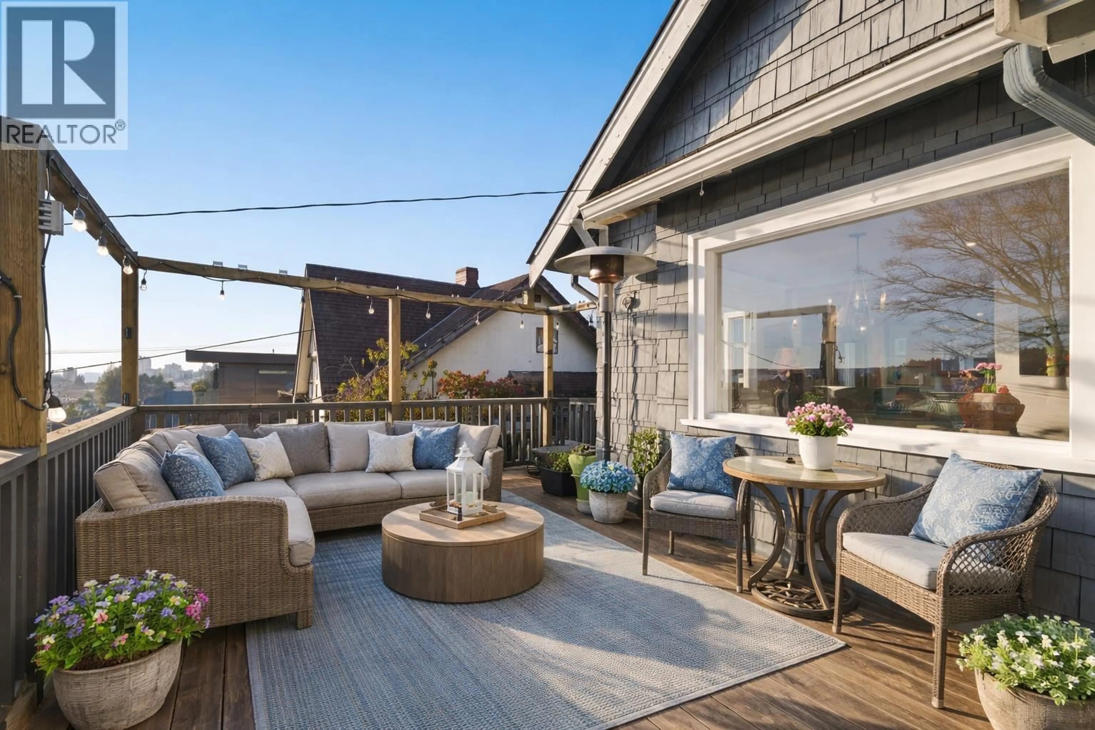 Patio, street for 1073 CLYDE AVENUE, West Vancouver British Columbia V7T1E3