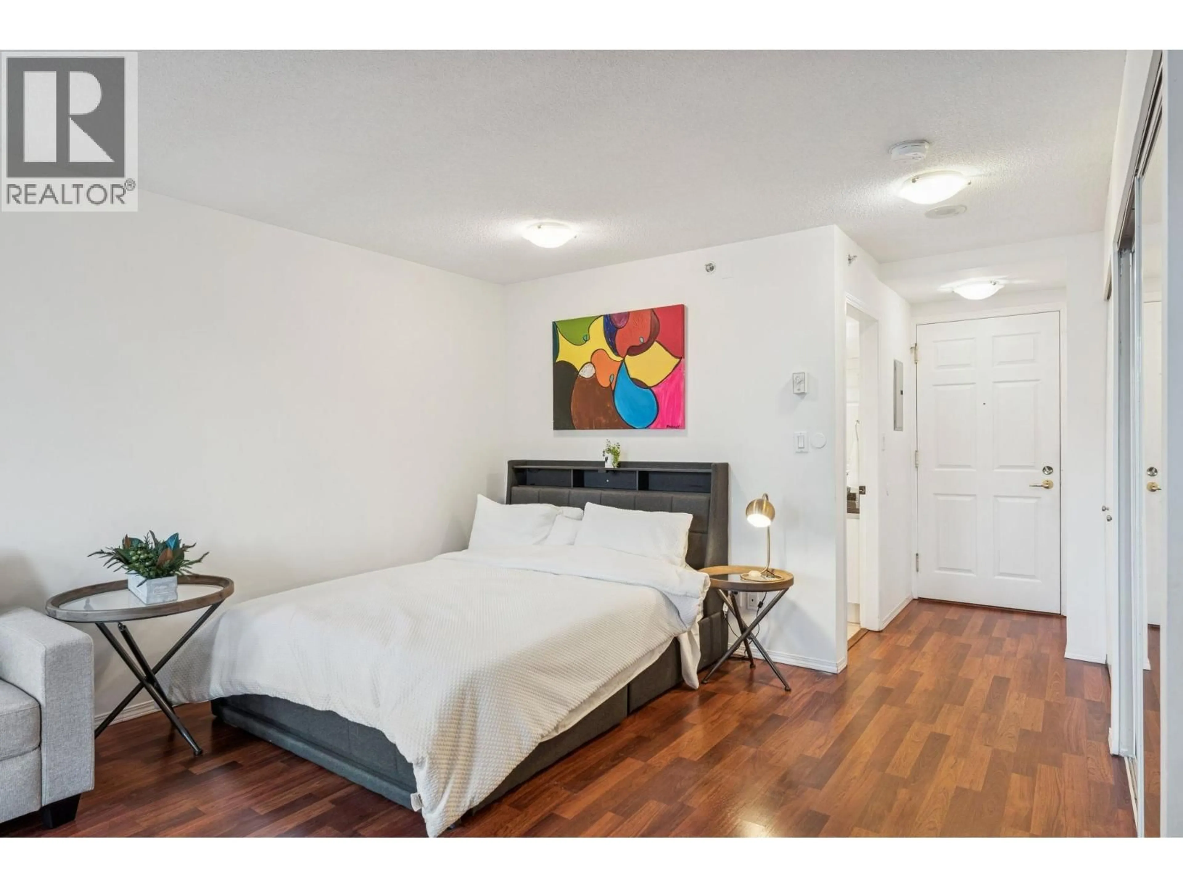 Bedroom with bed, wood/laminate floor for 1202 - 1188 RICHARDS STREET, Vancouver British Columbia V6B3E6